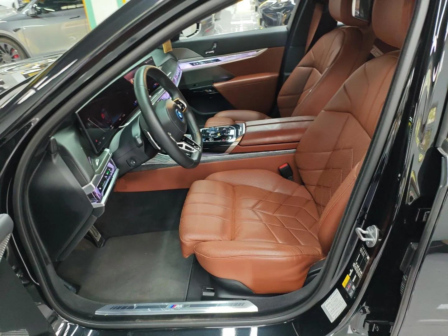 BMW i7 2023 eDrive50L Prestige M Sport Package — миниатюра 18