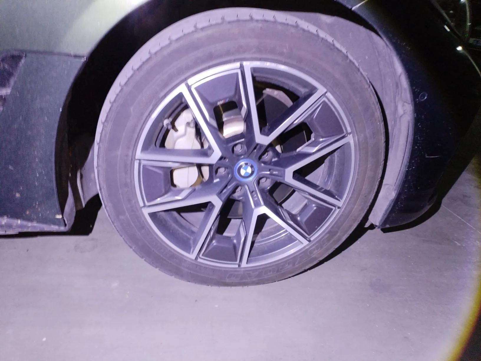 BMW i4 2022 eDrive40 — миниатюра 8