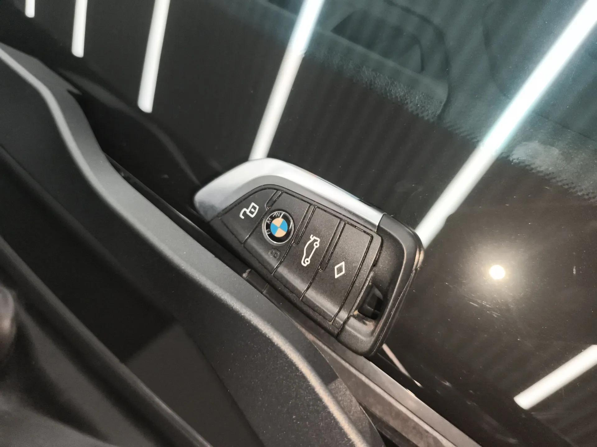 BMW i4 2022 M50 — миниатюра 12