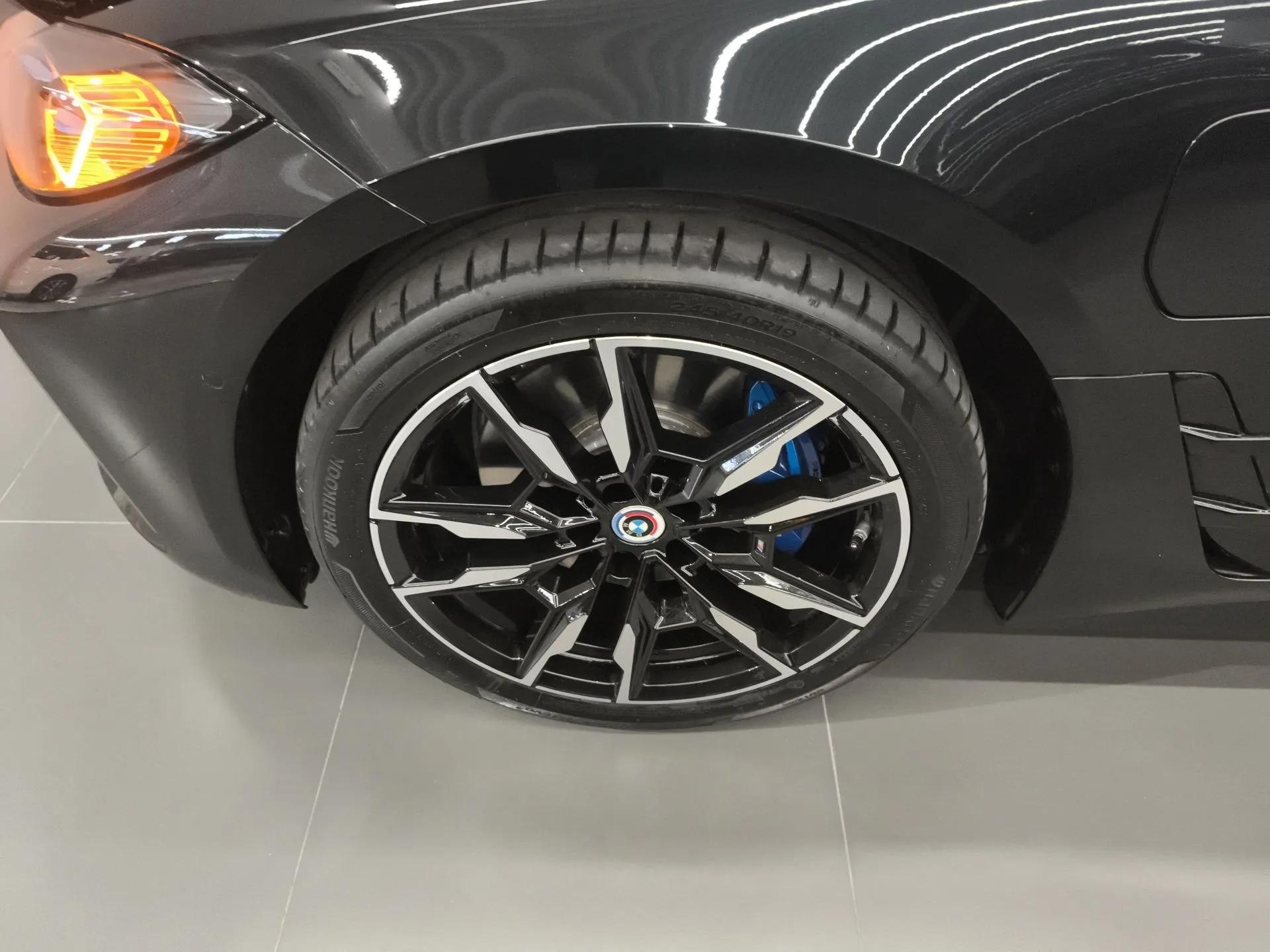 BMW i4 2022 M50 — миниатюра 8