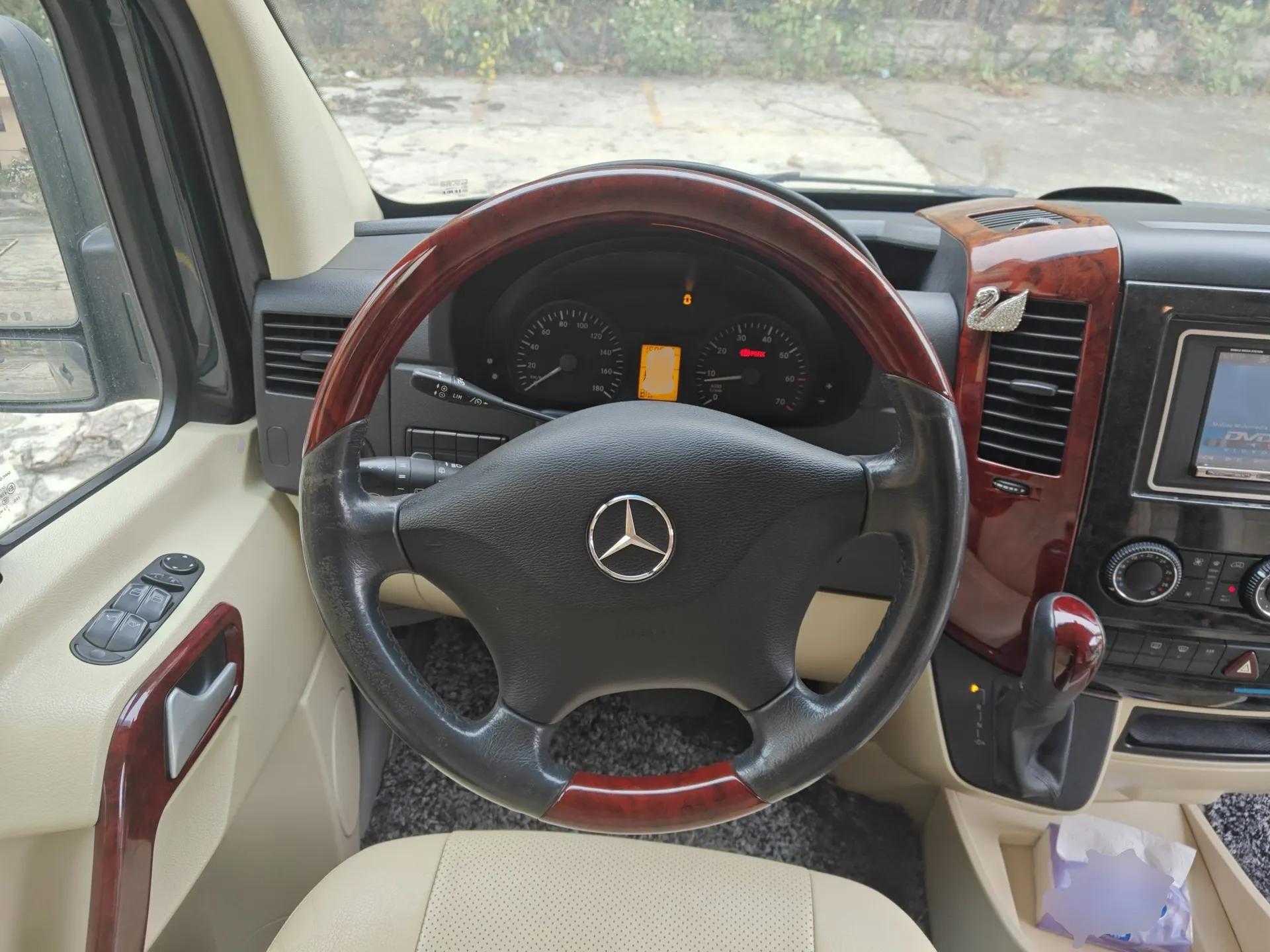 Mercedes-Benz Sprinter  — миниатюра 11