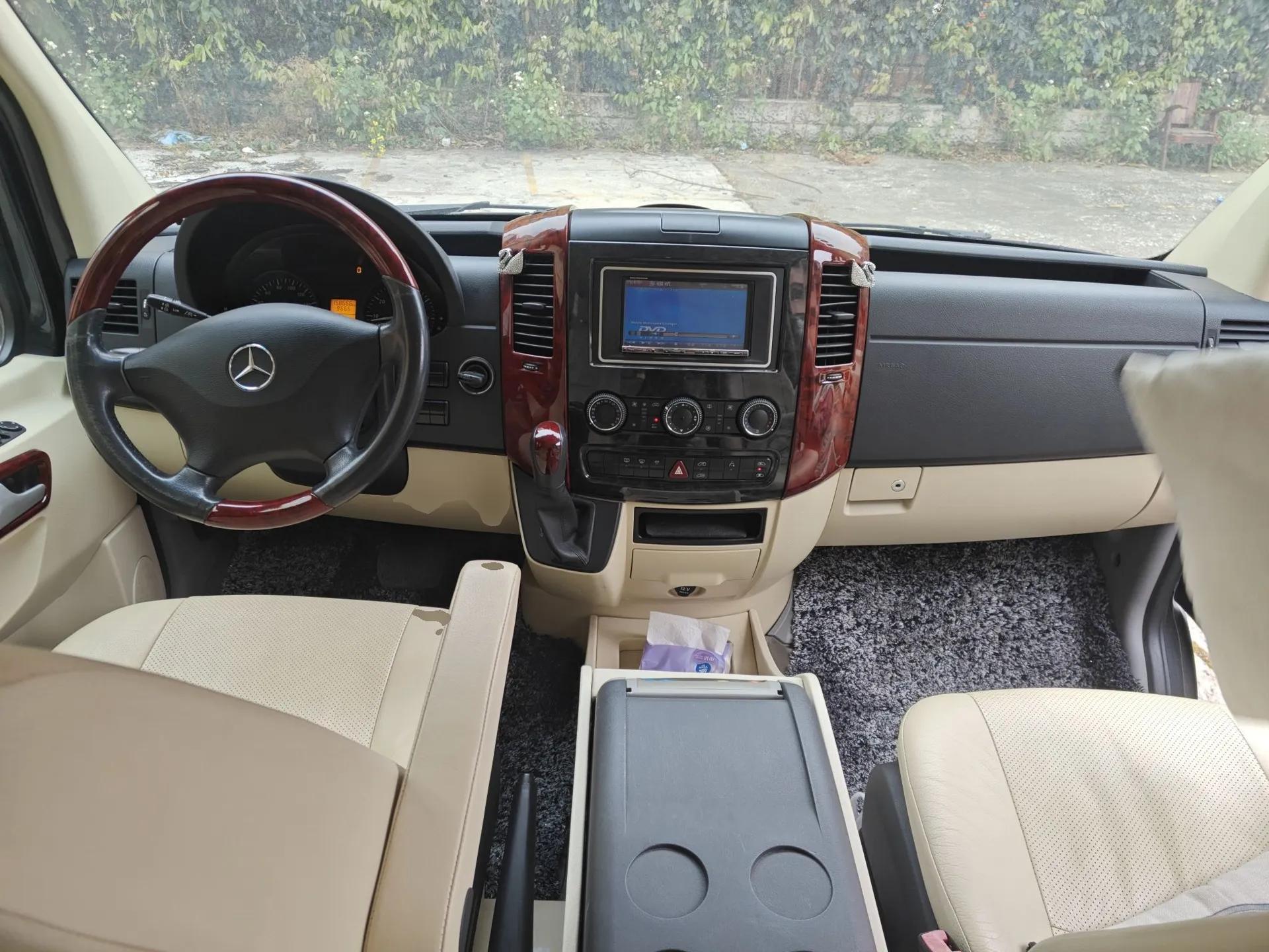 Mercedes-Benz Sprinter  — миниатюра 10
