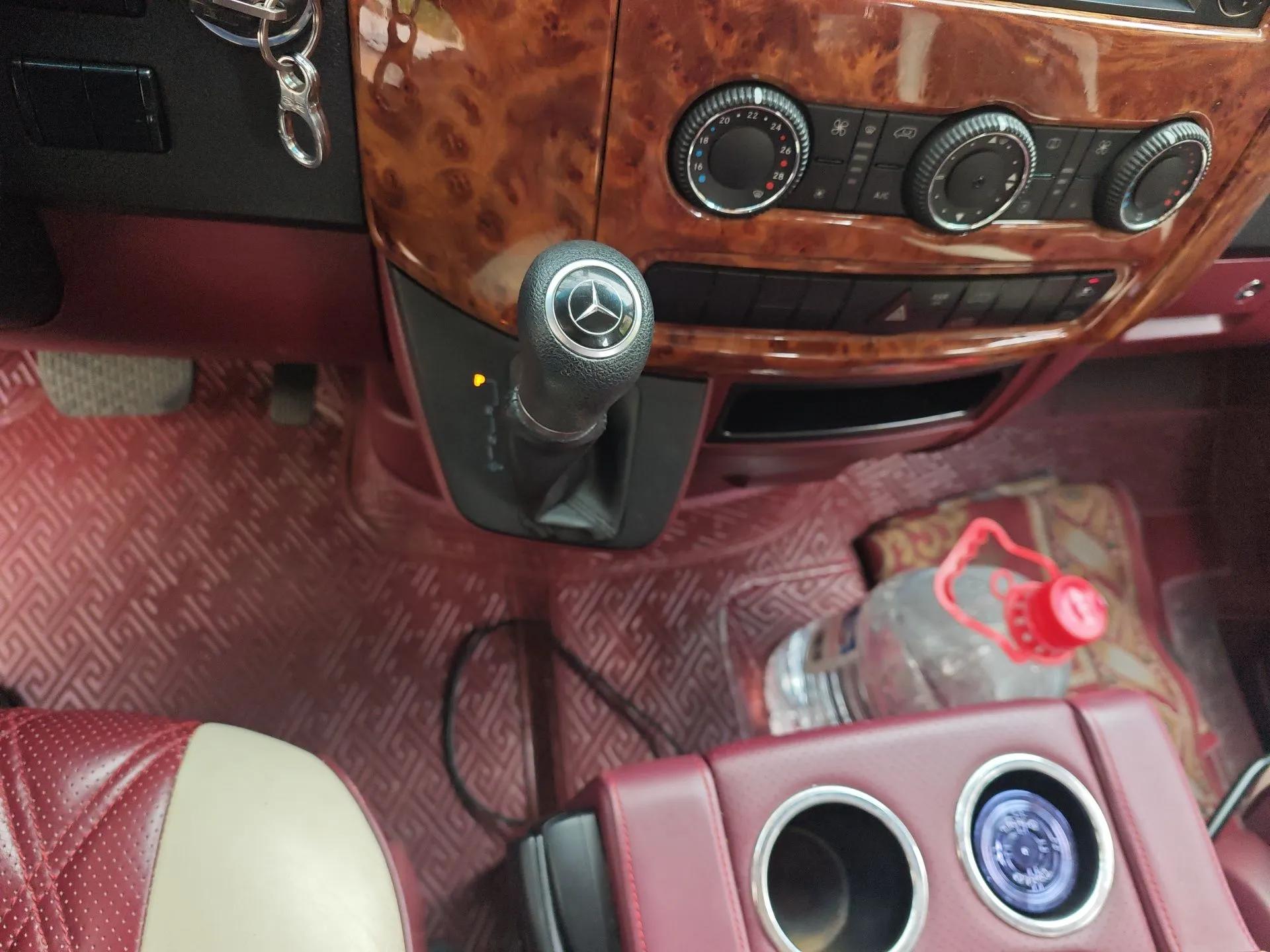 Mercedes-Benz Sprinter  — миниатюра 15