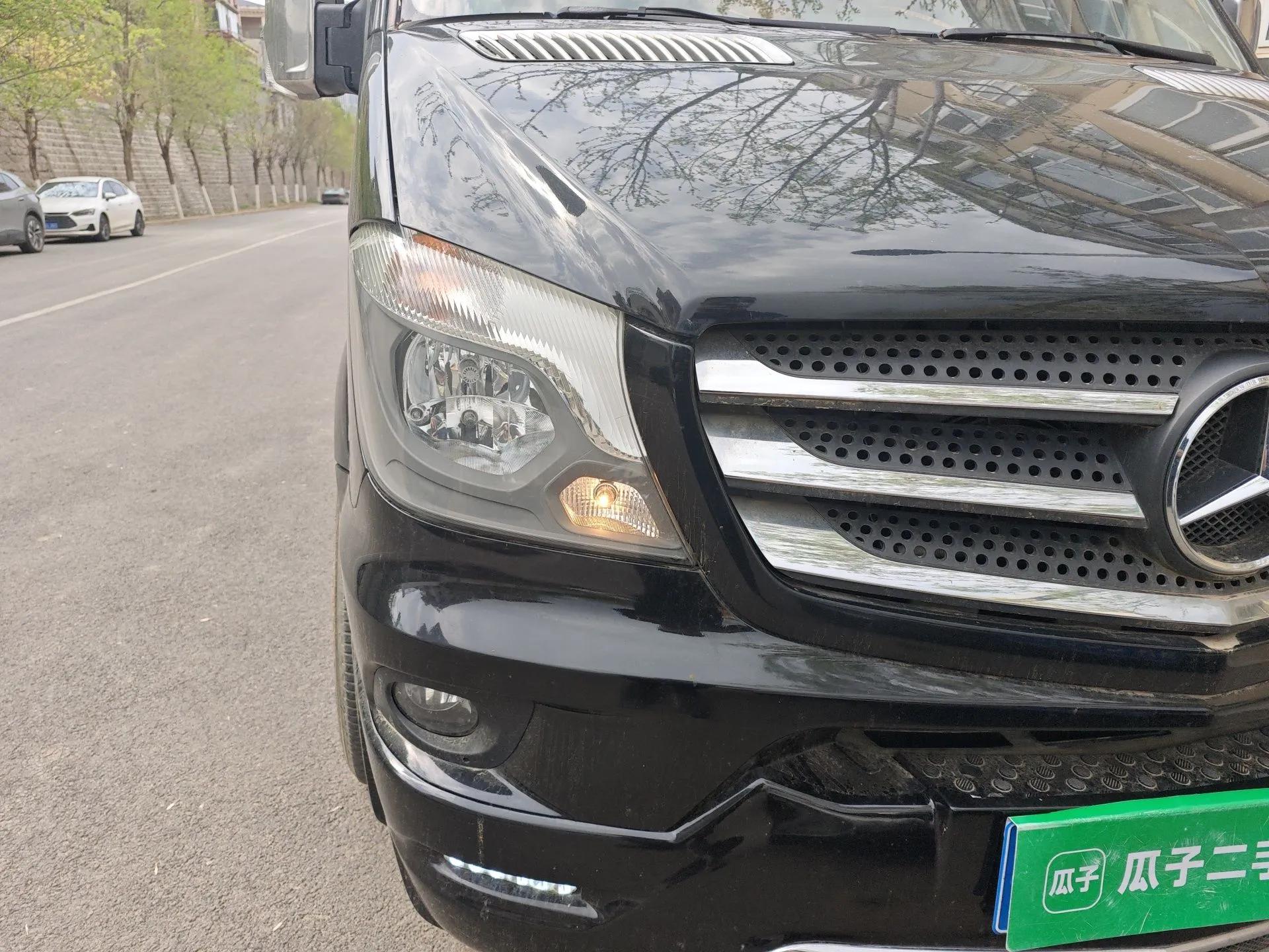 Mercedes-Benz Sprinter  — миниатюра 7