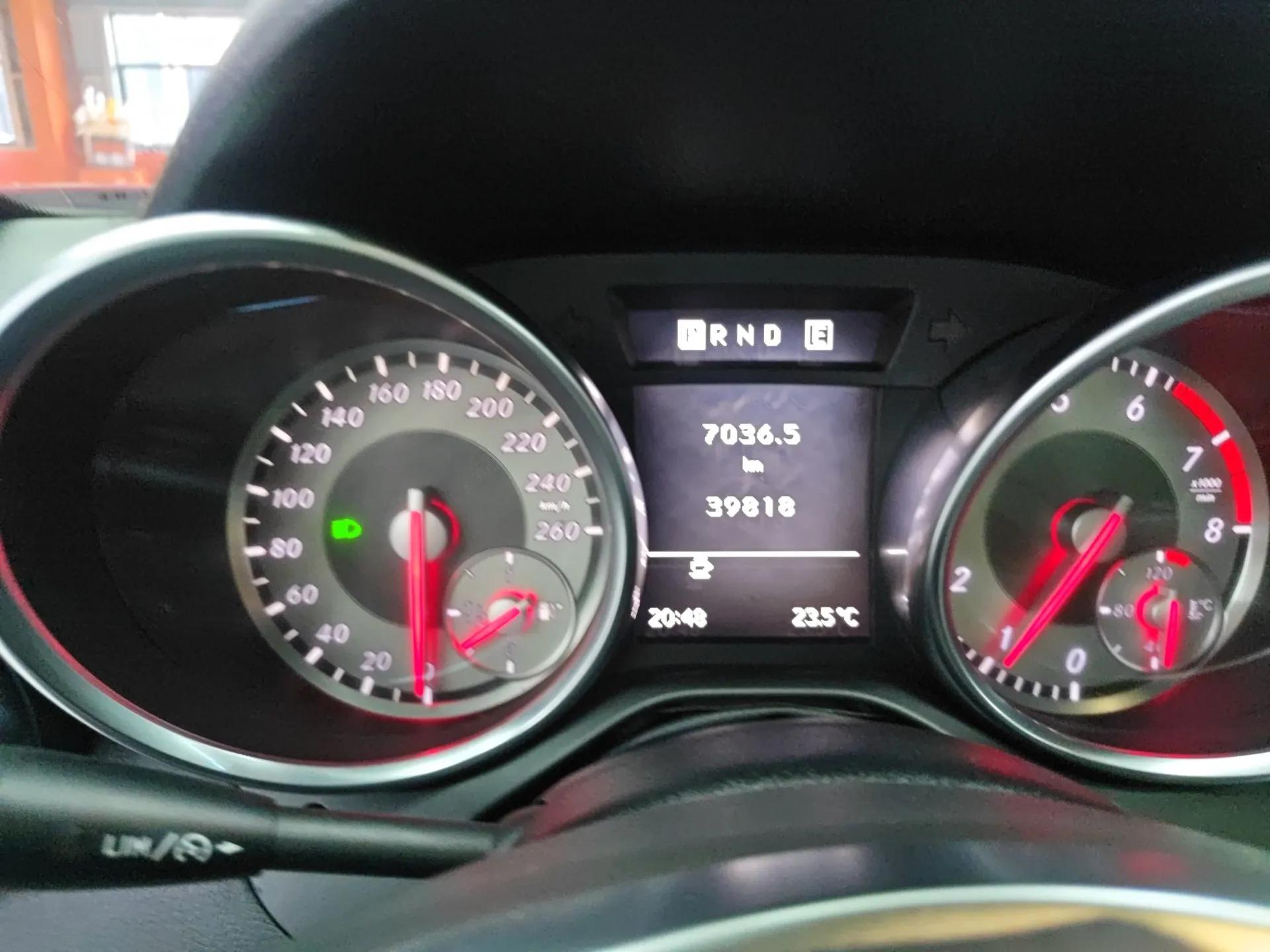 Mercedes-Benz SLK-Class 2011 SLK 200 Fashion Model — миниатюра 12