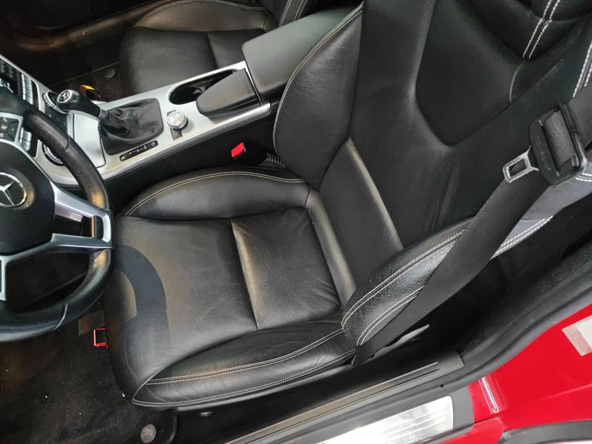 Mercedes-Benz SLK-Class 2011 SLK 200 Fashion Model — миниатюра 18