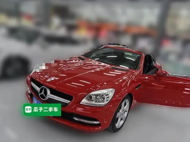 Mercedes-Benz SLK-Class 2011 SLK 200 Fashion Model
