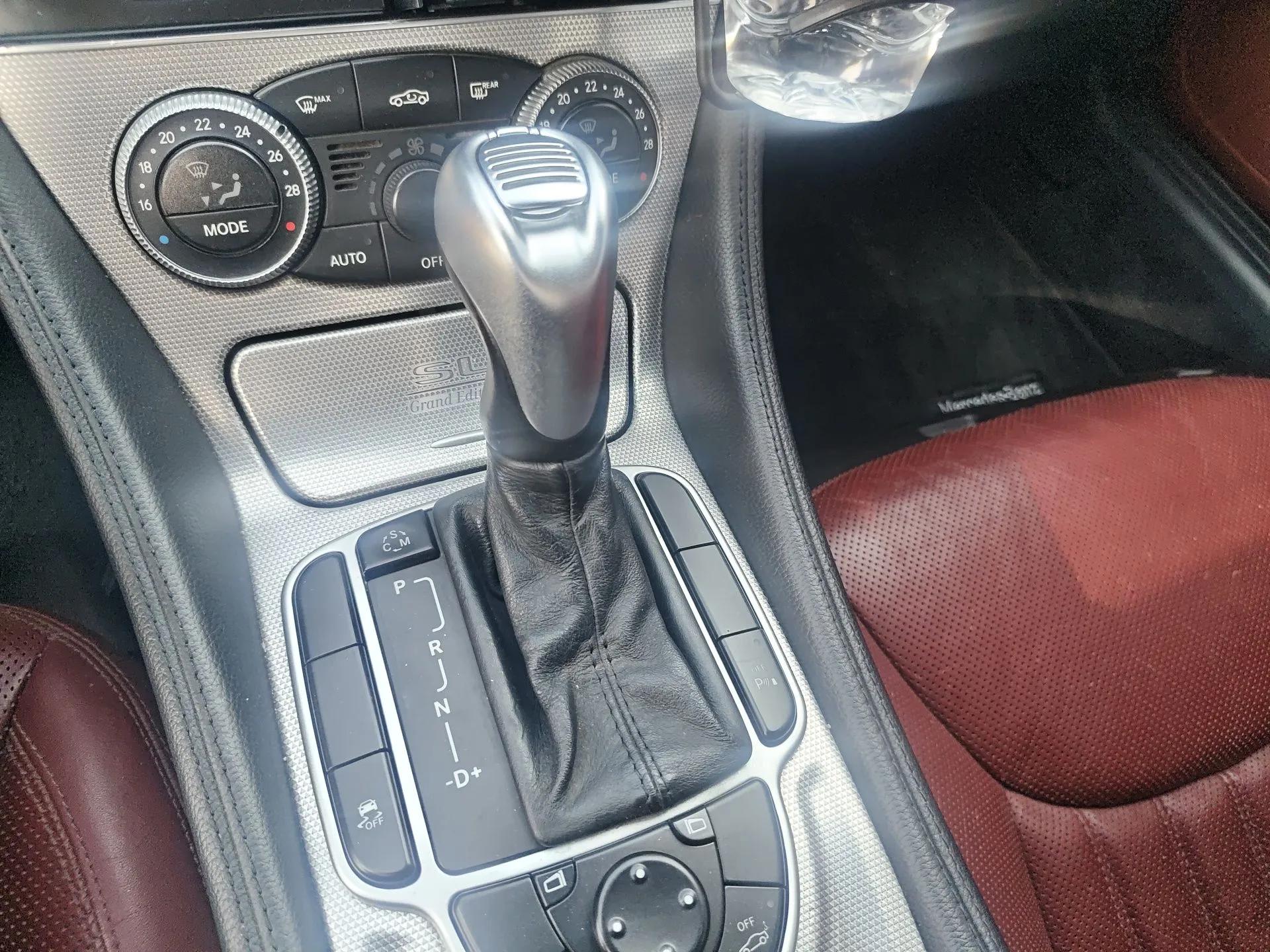 Mercedes-Benz SL-Class 2011 SL 300 Grand Edition — миниатюра 15