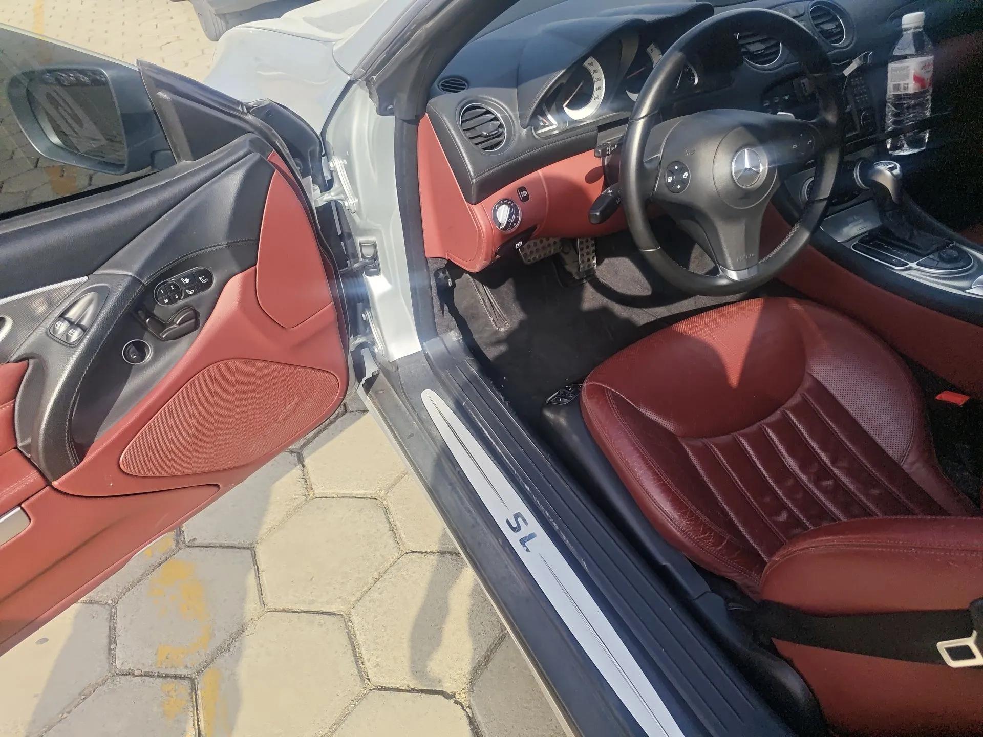 Mercedes-Benz SL-Class 2011 SL 300 Grand Edition — миниатюра 17