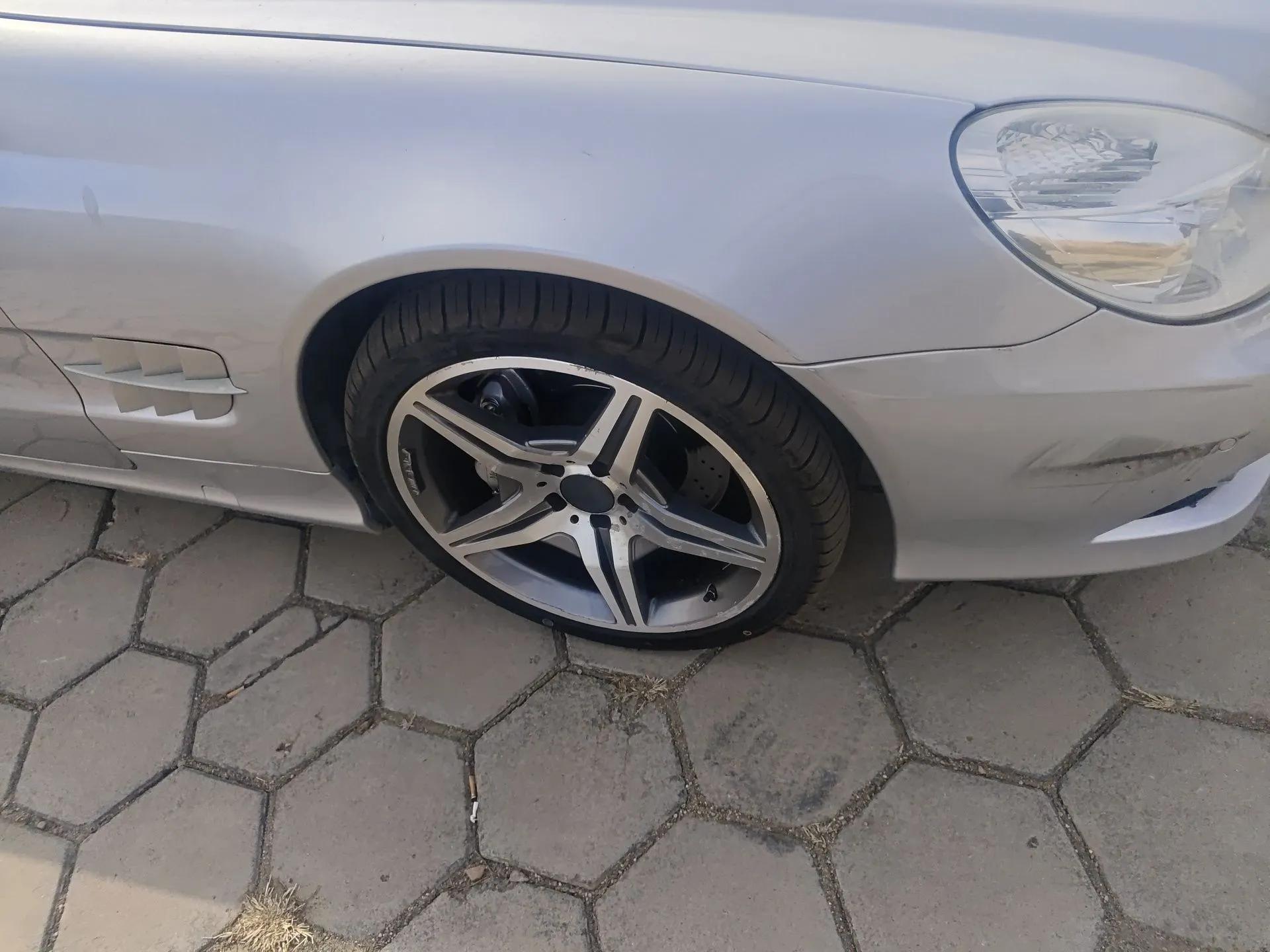 Mercedes-Benz SL-Class 2011 SL 300 Grand Edition — миниатюра 8