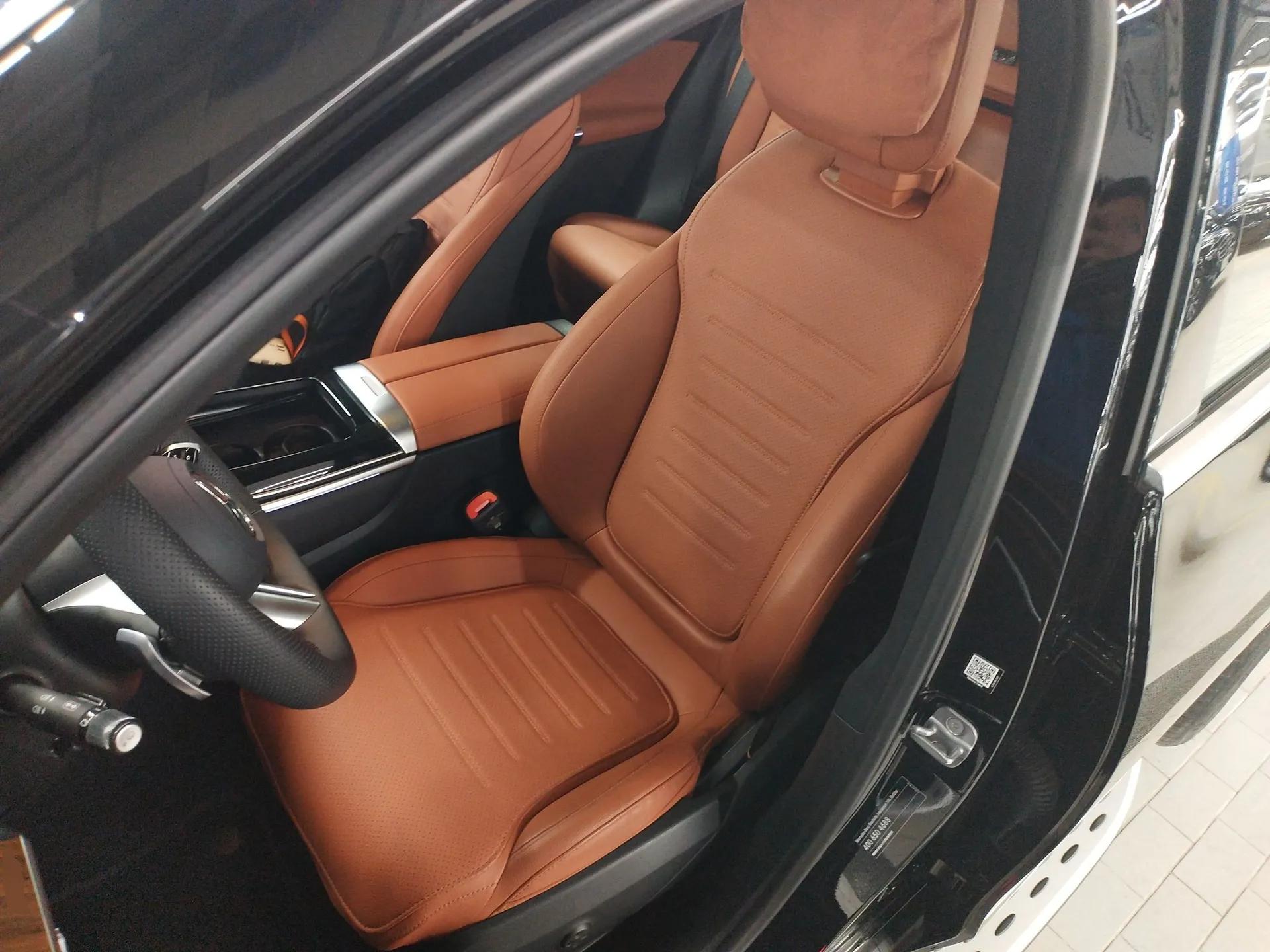 Mercedes-Benz GLC New Energy 2025 350 e L 4MATIC Collector's Edition — миниатюра 18