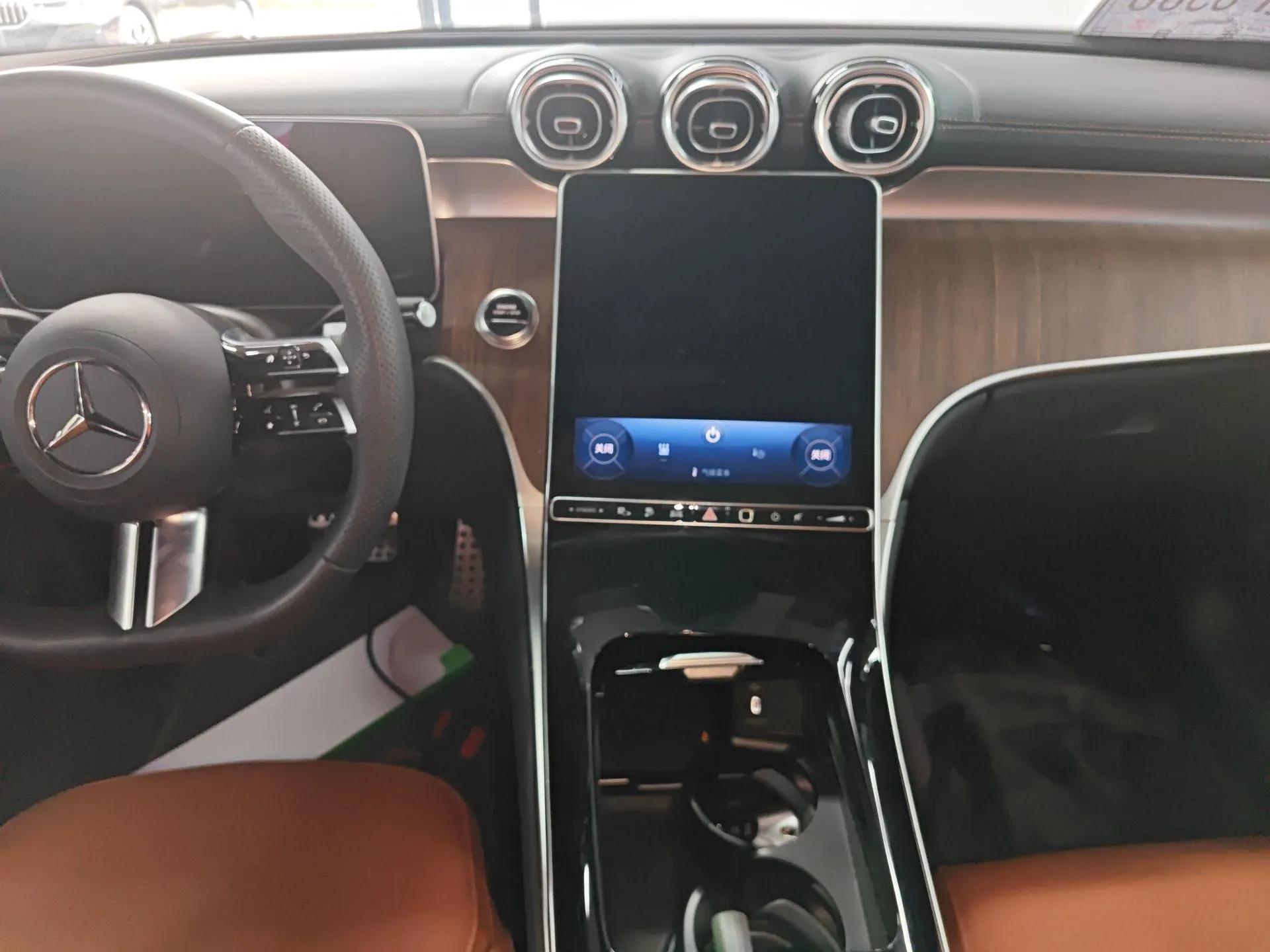 Mercedes-Benz GLC New Energy 2025 350 e L 4MATIC Collector's Edition — миниатюра 15