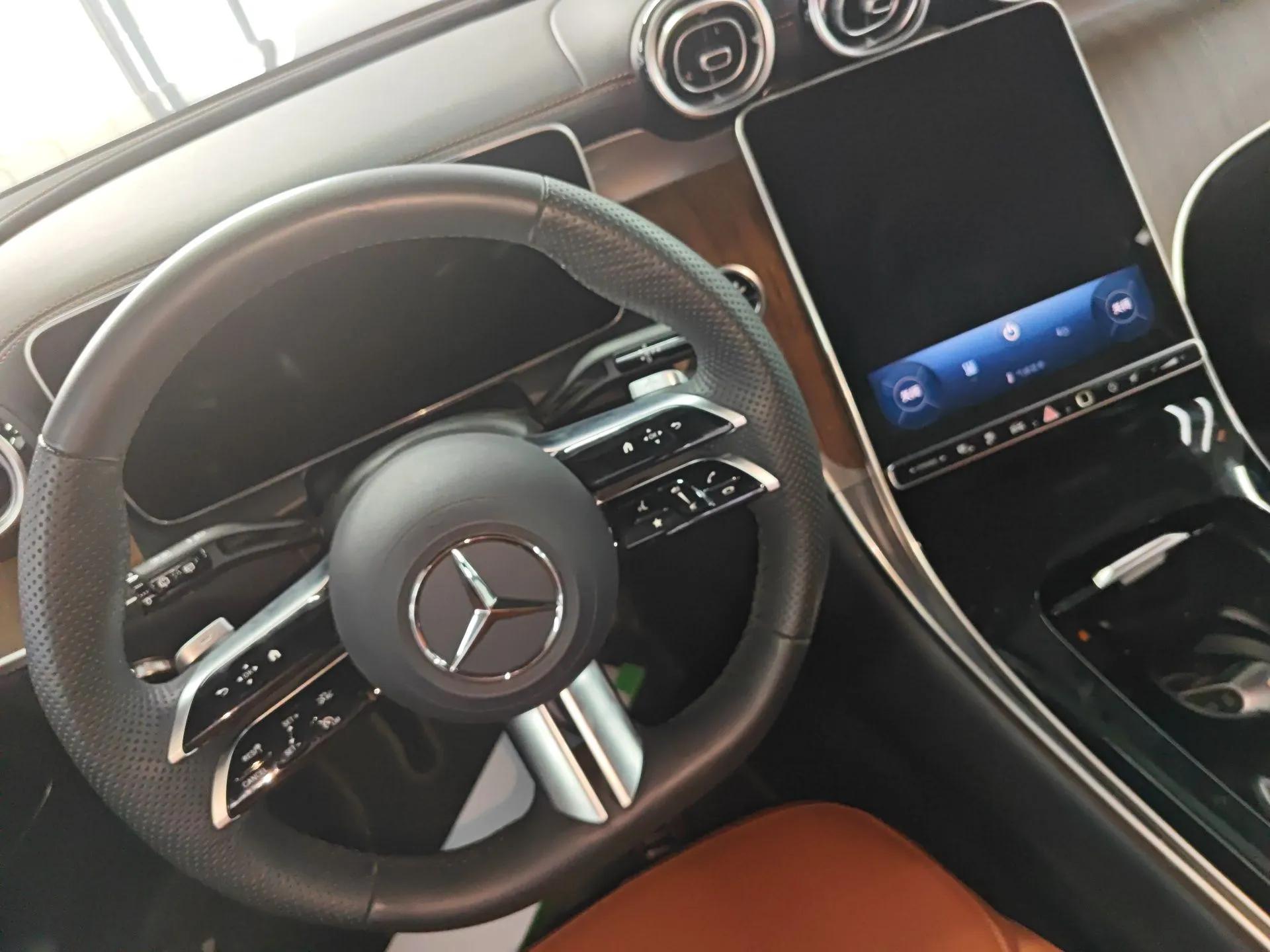 Mercedes-Benz GLC New Energy 2025 350 e L 4MATIC Collector's Edition — миниатюра 16