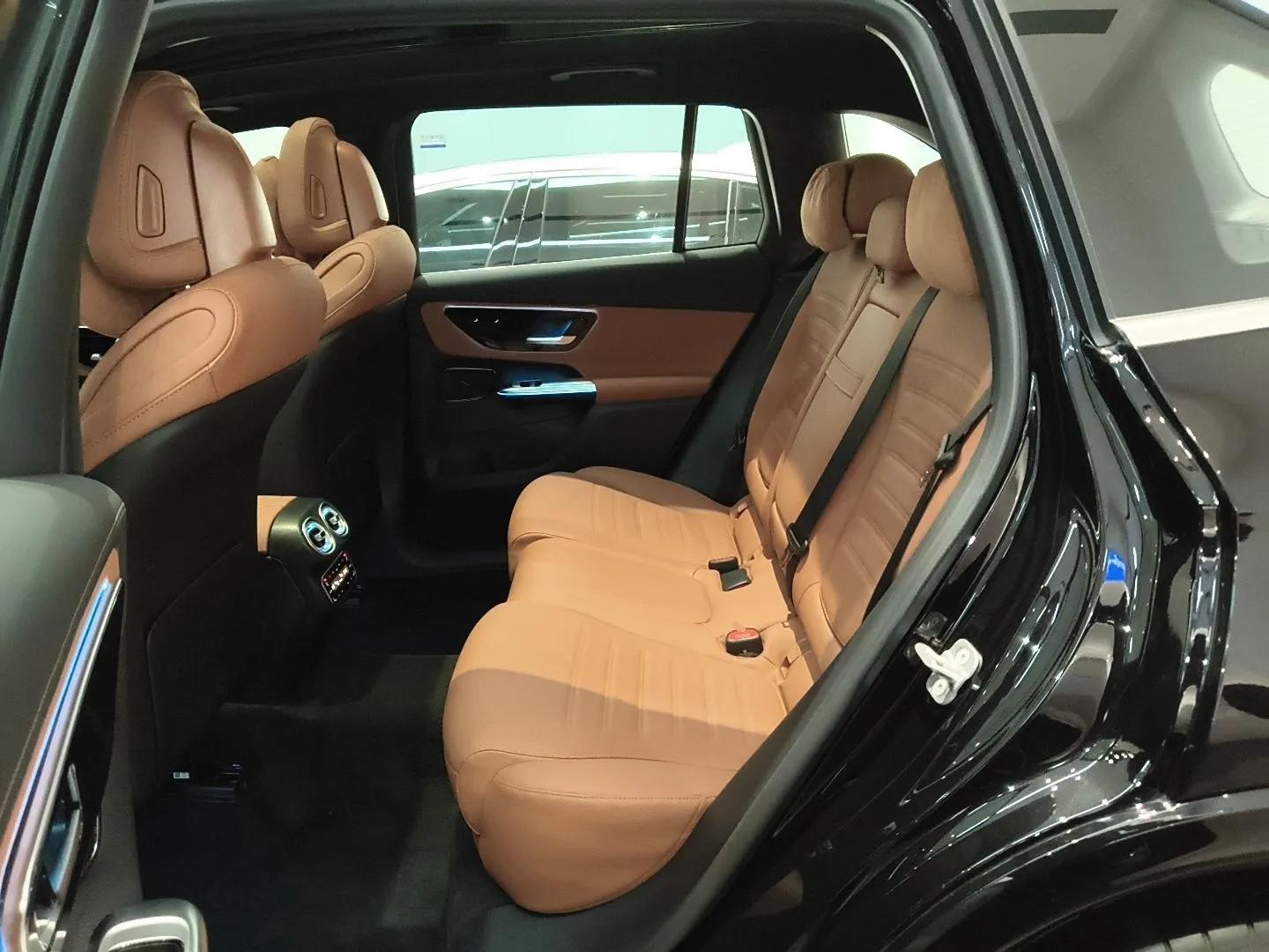 Mercedes-Benz GLC New Energy 2025 350 e L 4MATIC Collector's Edition — миниатюра 20