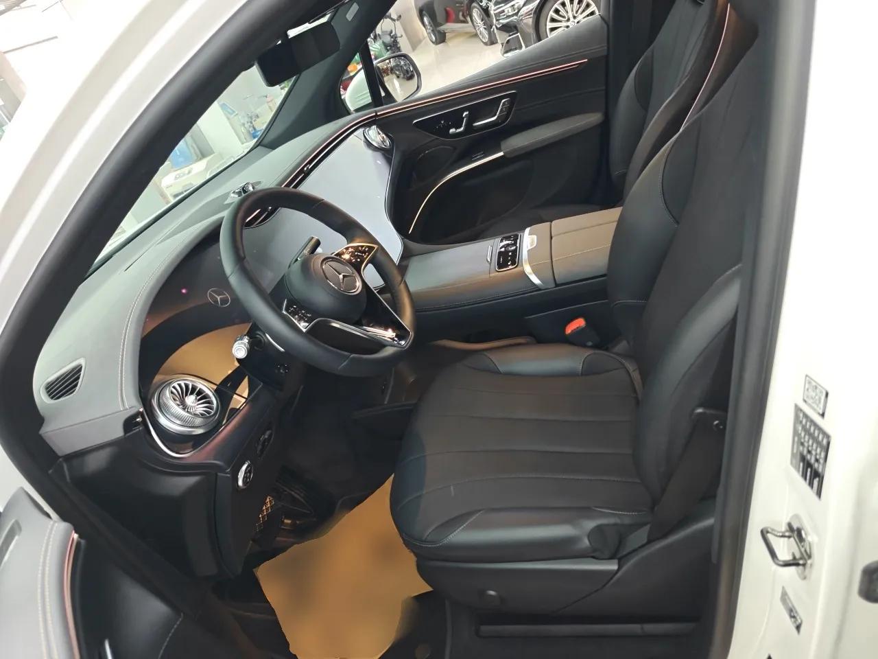 Mercedes-Benz EQS SUV 2023 450+ — миниатюра 17