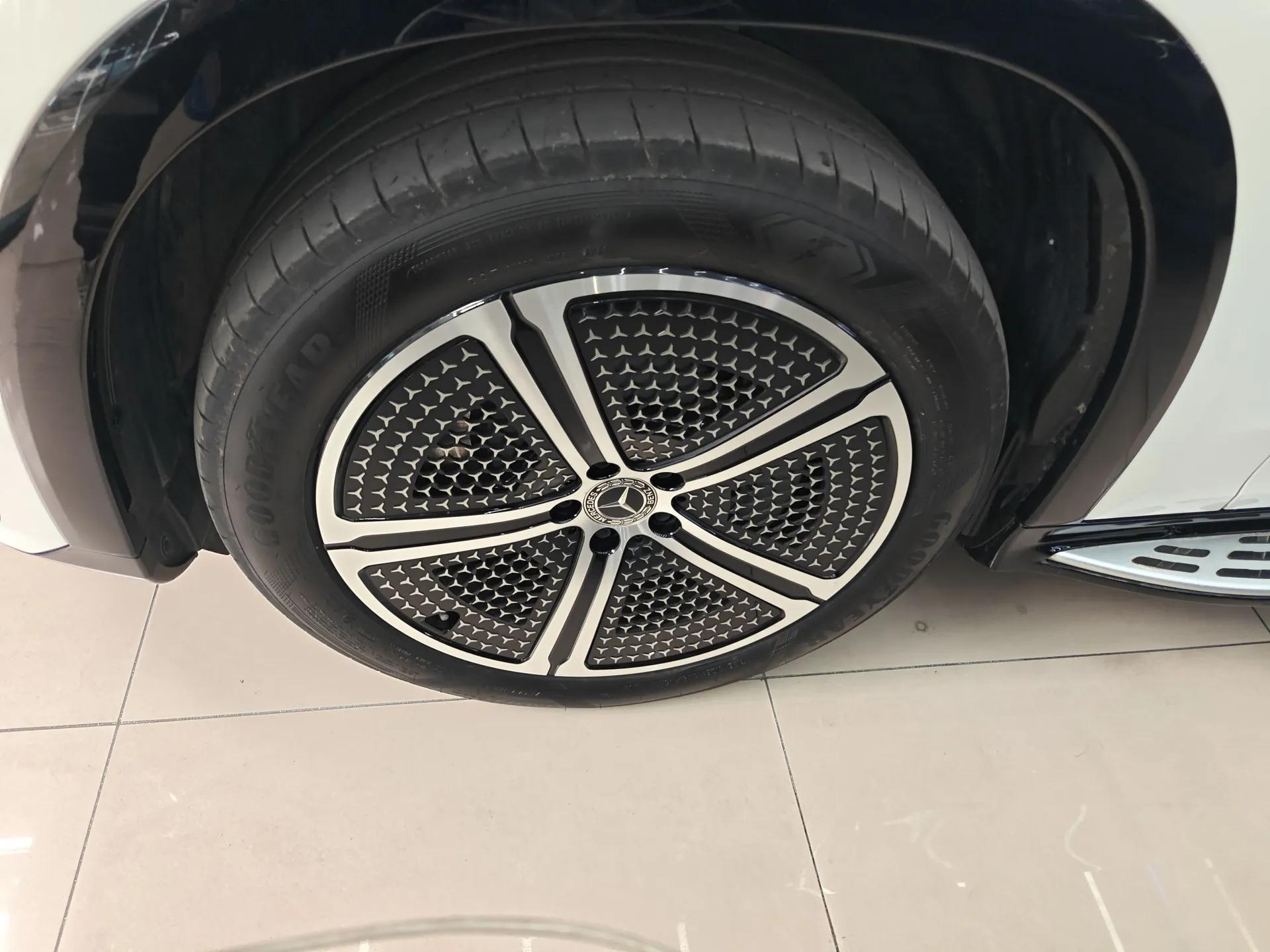 Mercedes-Benz EQS SUV 2023 450+ — миниатюра 9