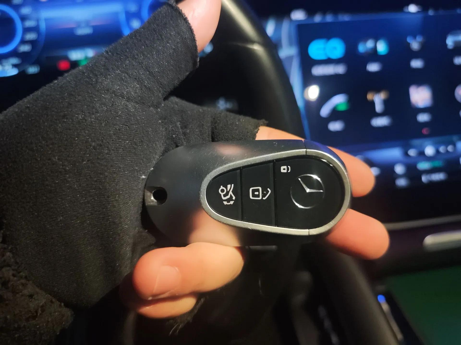 Mercedes-Benz EQS SUV 2023 450 4MATIC Pioneer Edition — миниатюра 9