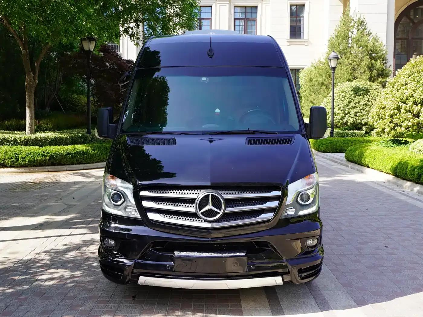 2017 Sprinter 3.5L Luxury Custom Edition — миниатюра 1