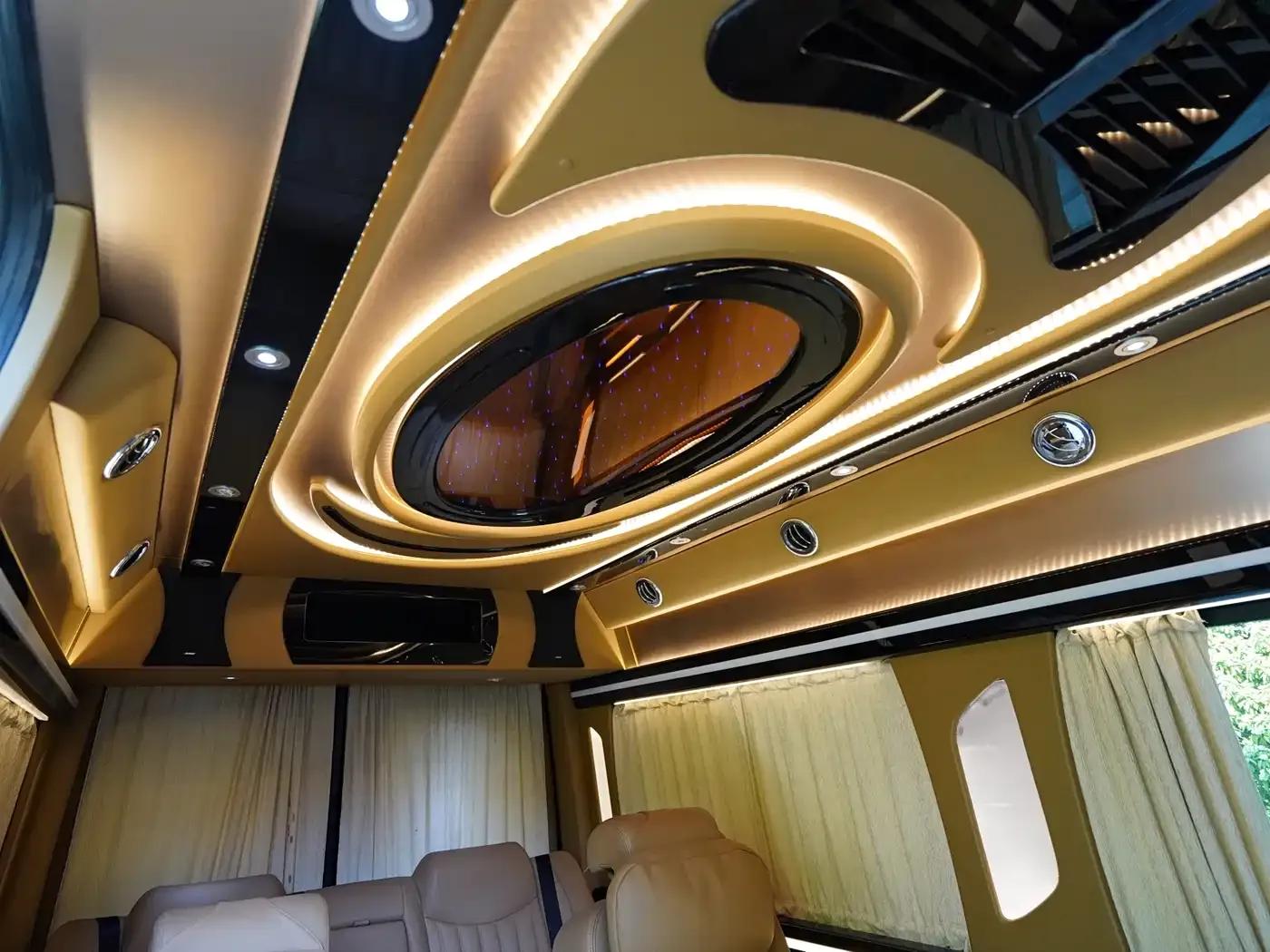 2017 Sprinter 3.5L Luxury Custom Edition — миниатюра 14