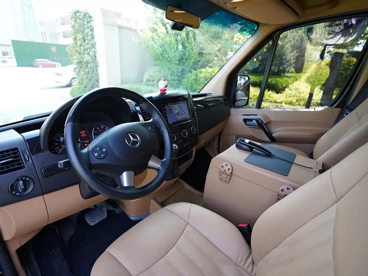 2017 Sprinter 3.5L Luxury Custom Edition — миниатюра 3