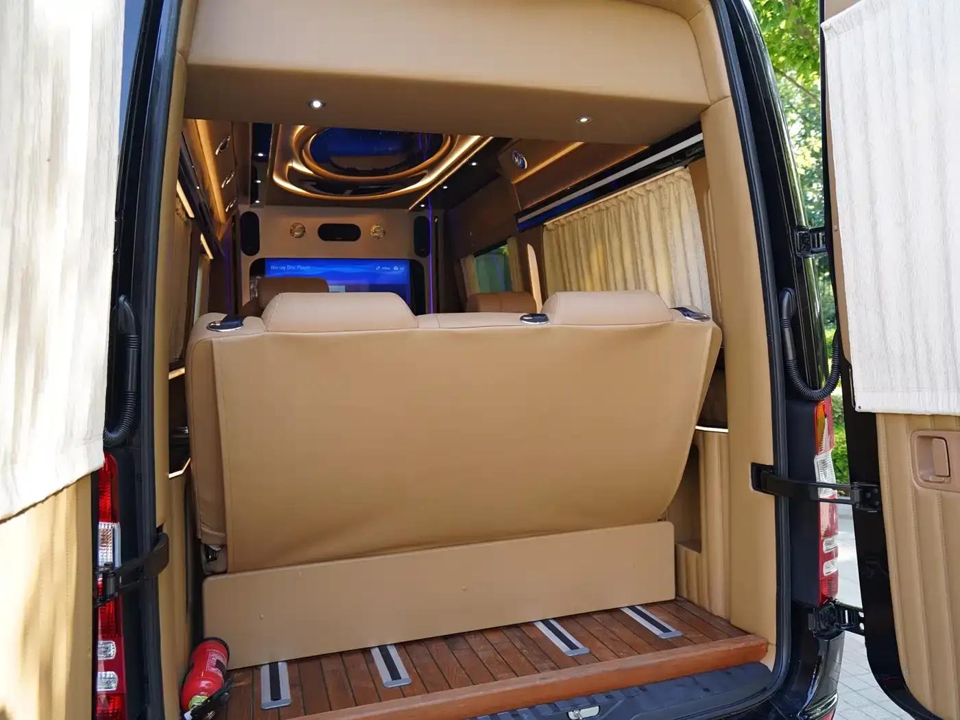 2017 Sprinter 3.5L Luxury Custom Edition — миниатюра 23