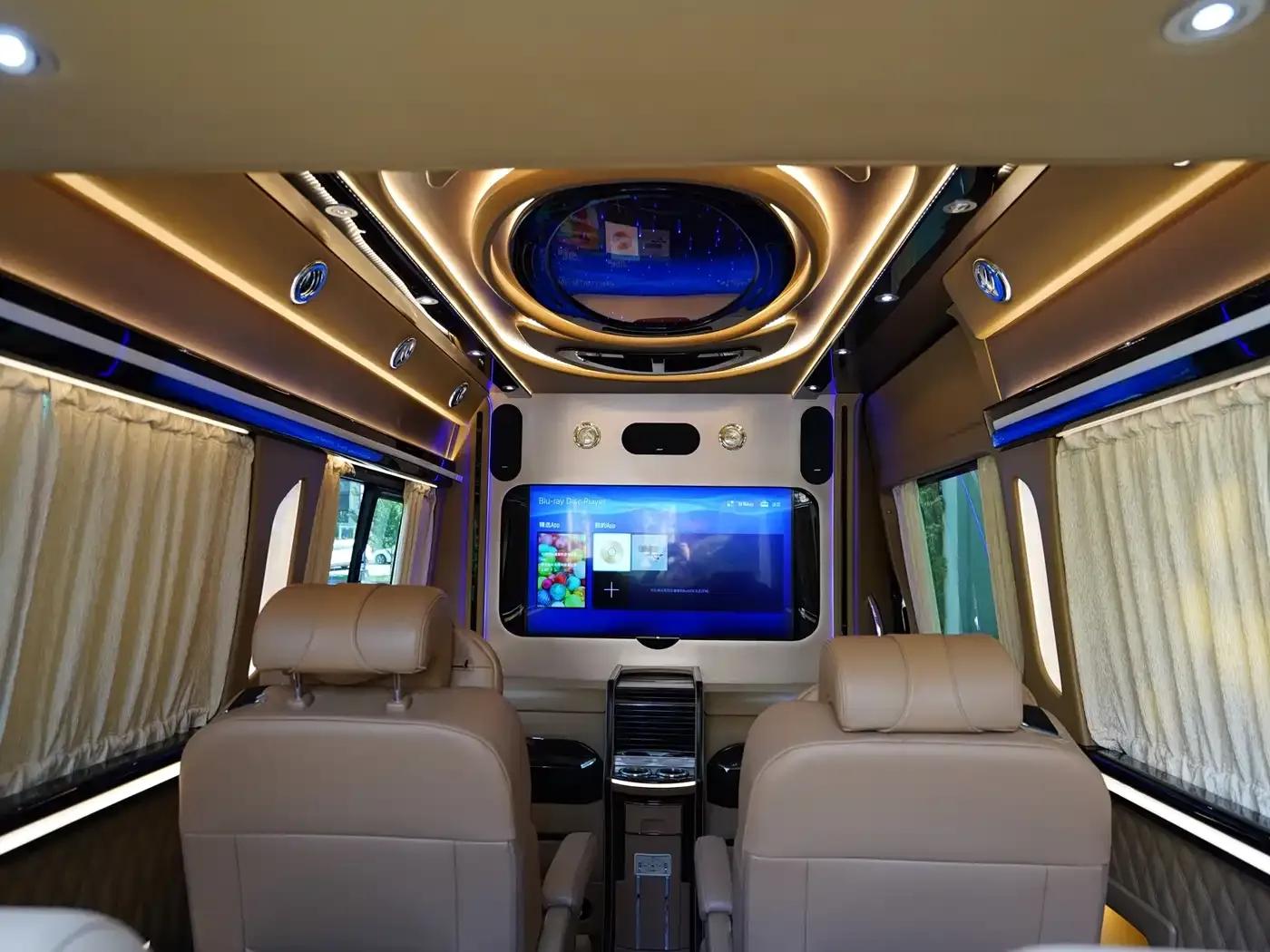 2017 Sprinter 3.5L Luxury Custom Edition — миниатюра 24