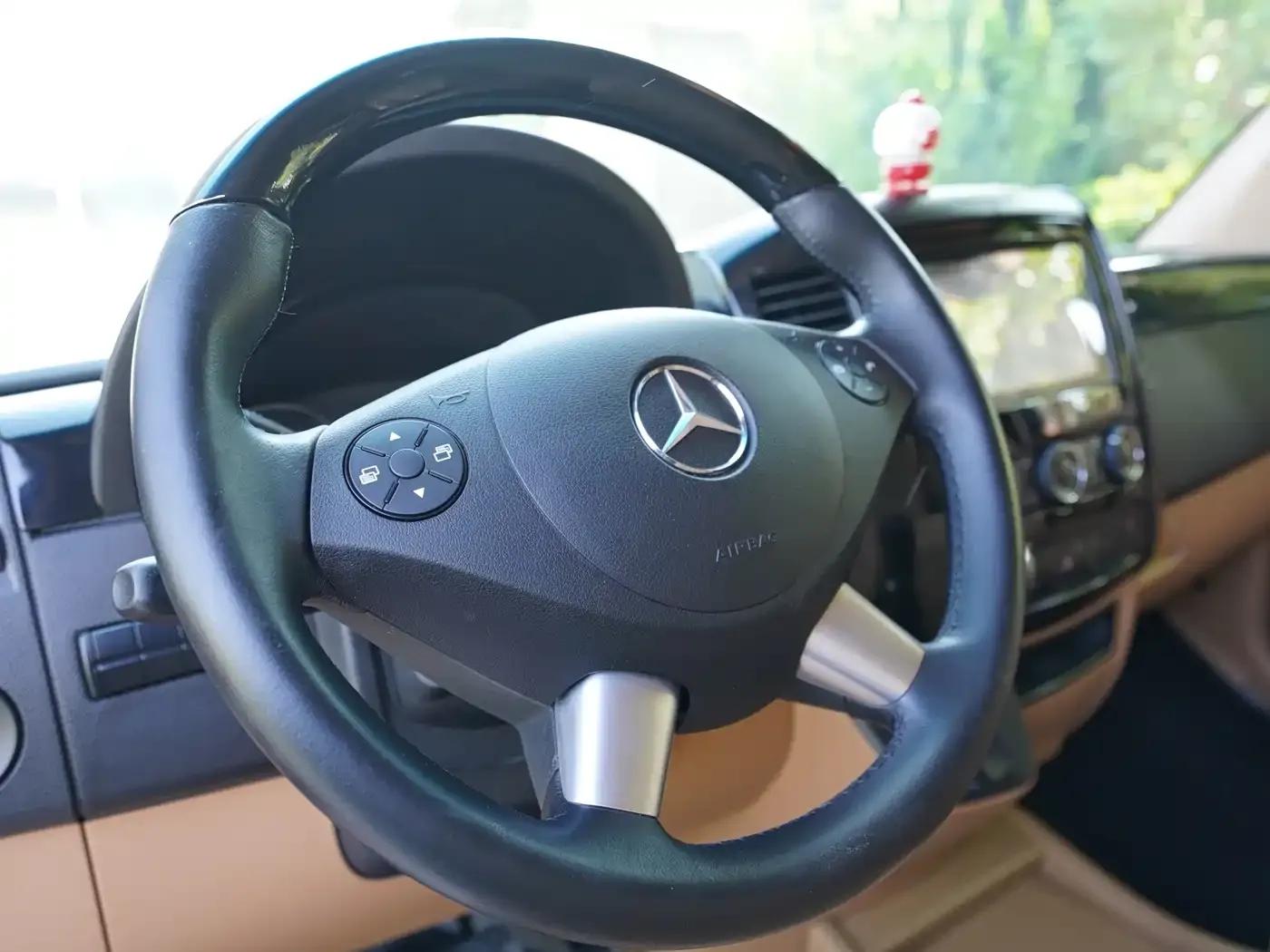2017 Sprinter 3.5L Luxury Custom Edition — миниатюра 7