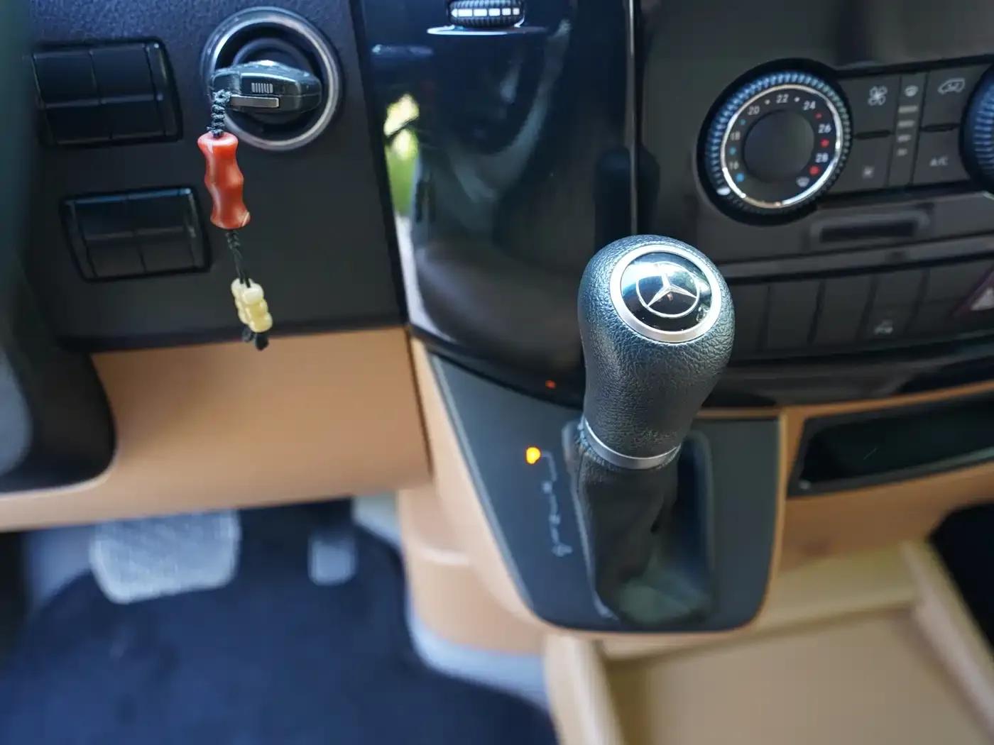 2017 Sprinter 3.5L Luxury Custom Edition — миниатюра 10
