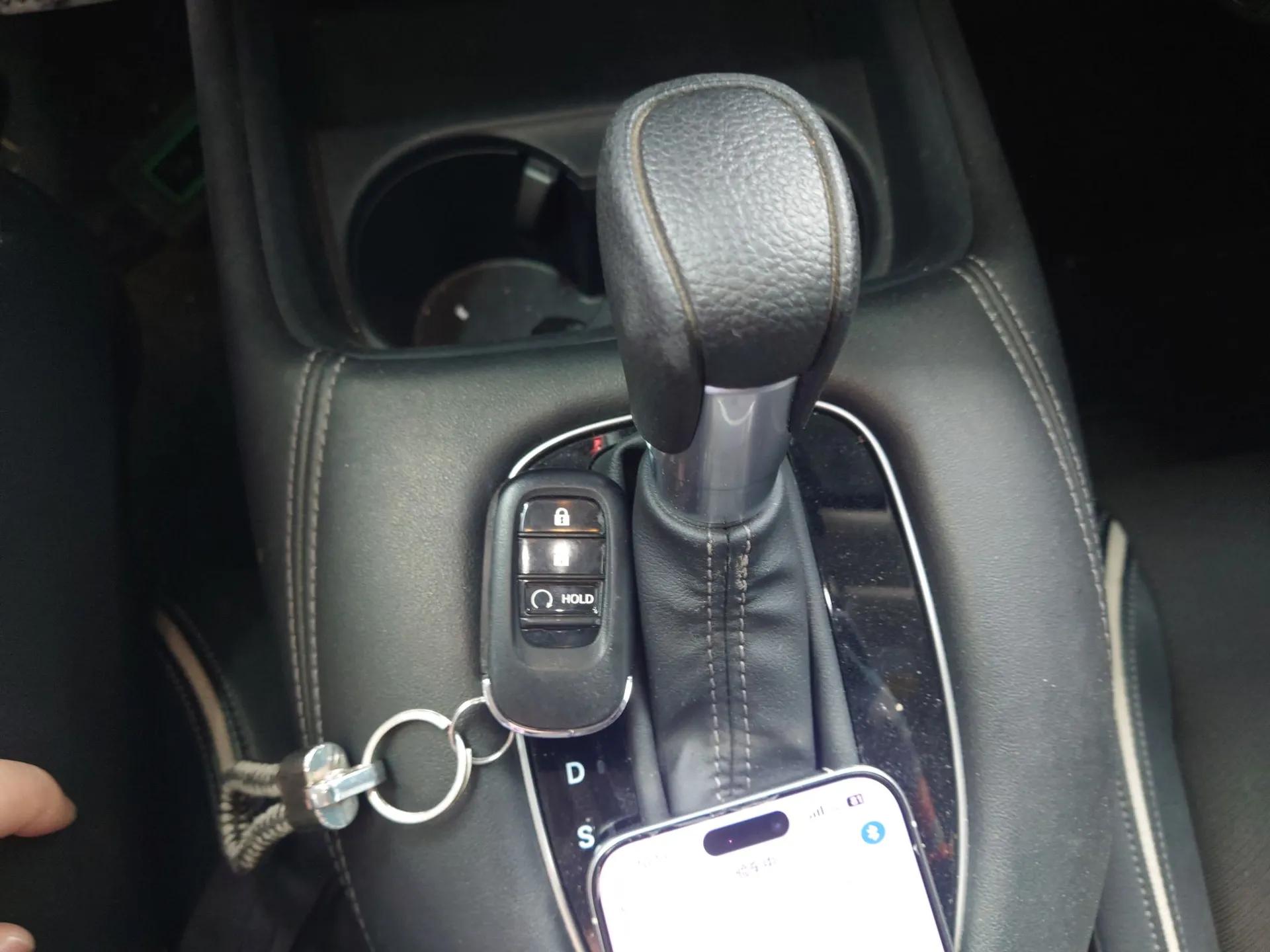 Honda ZR-V 2022 1.5T CVT Luxury Edition — миниатюра 17