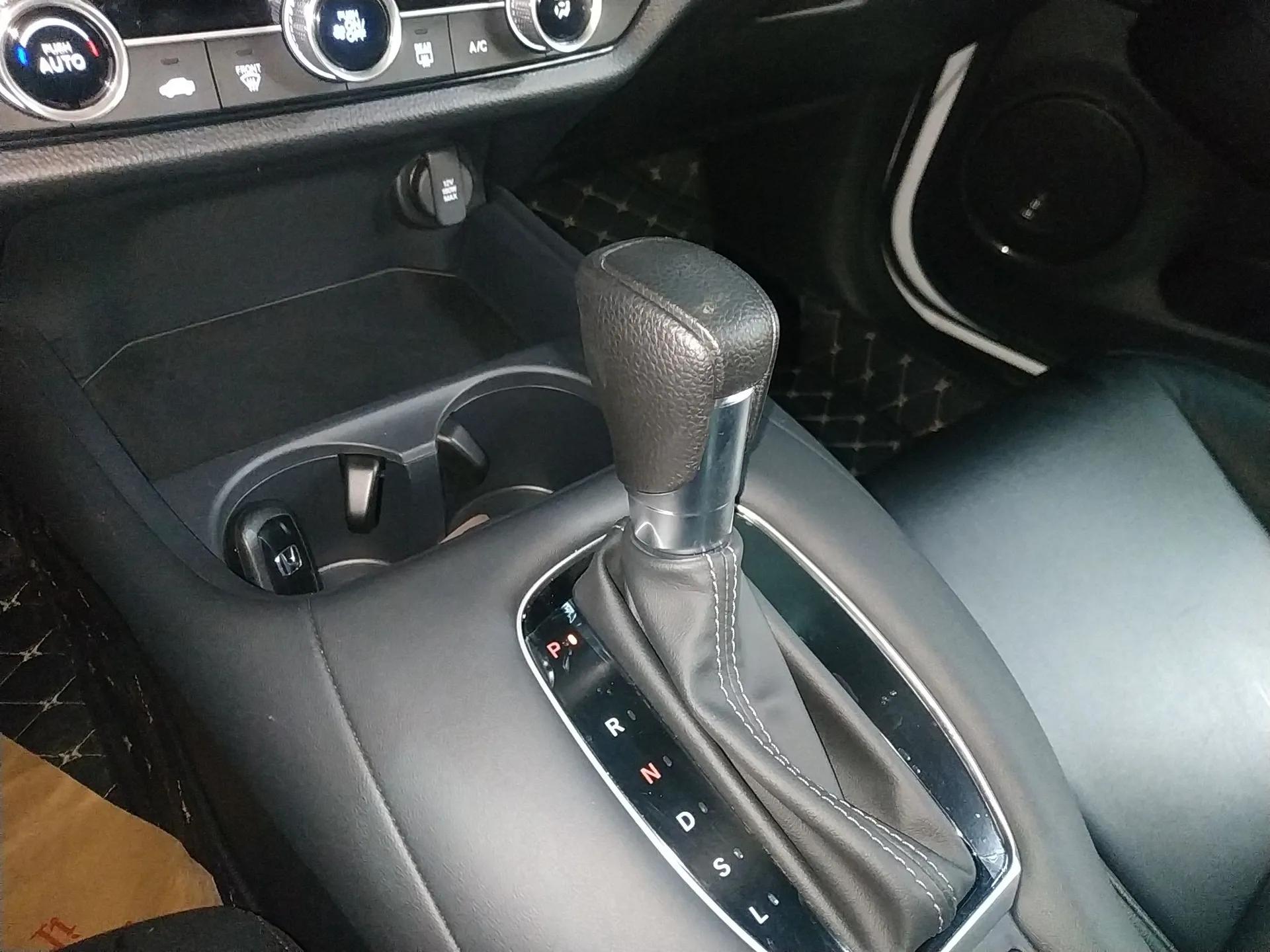 Honda ZR-V 2022 1.5T CVT Elite Edition — миниатюра 17