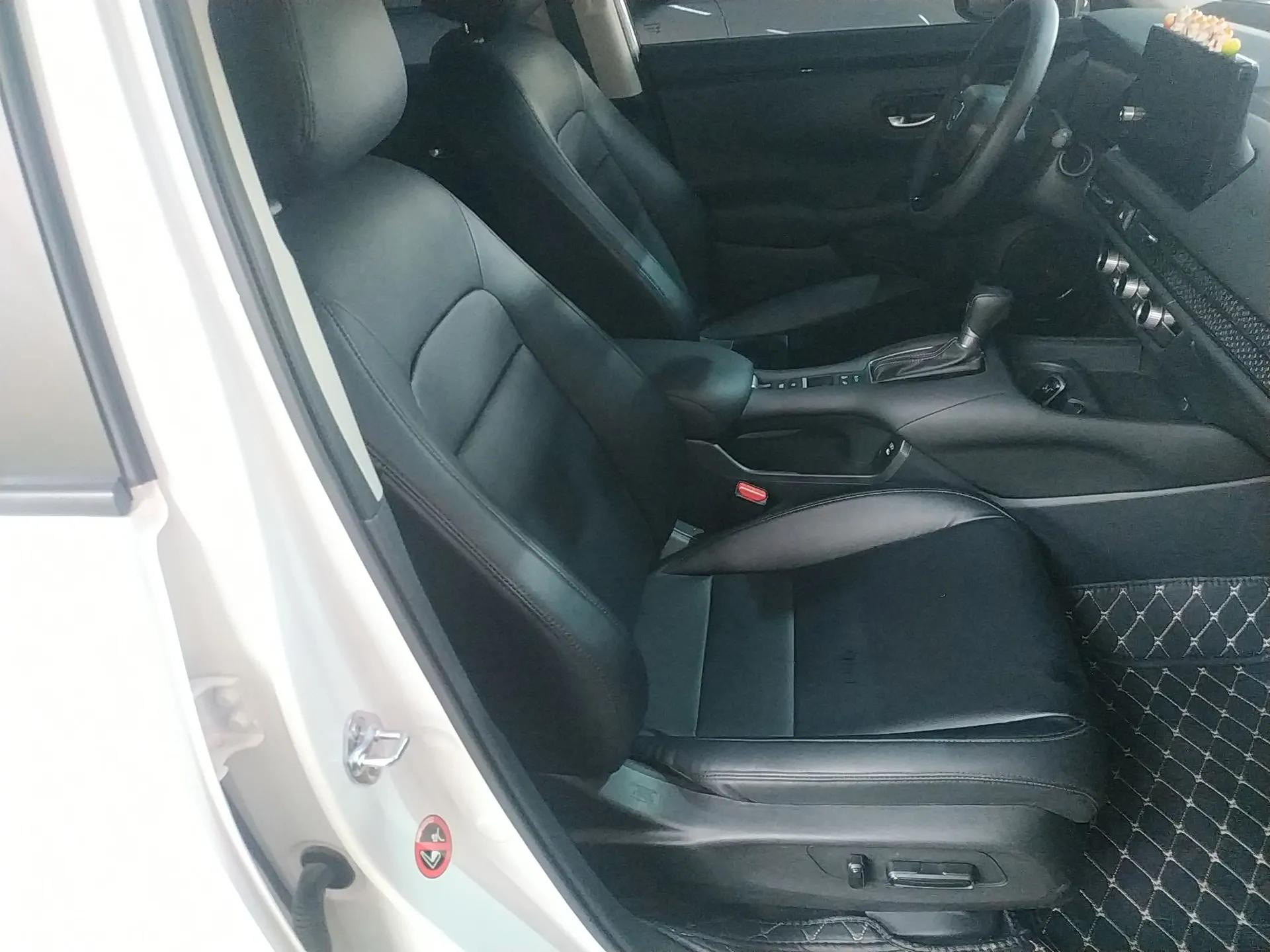 Honda ZR-V 2022 1.5T CVT Elite Edition — миниатюра 23