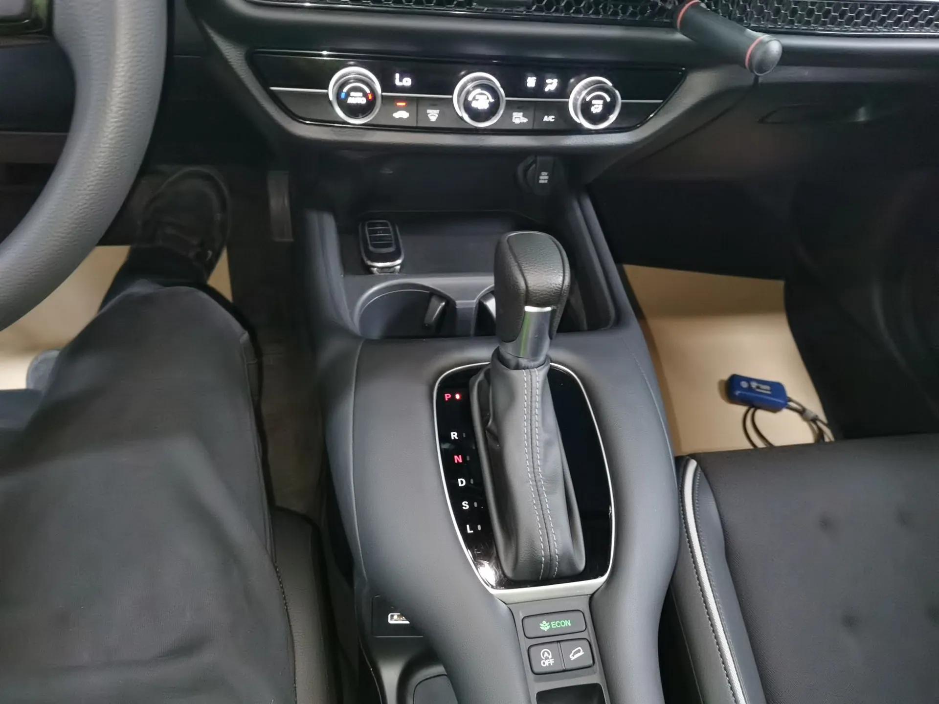 Honda ZR-V 2023 1.5T CVT Tech Edition — миниатюра 17