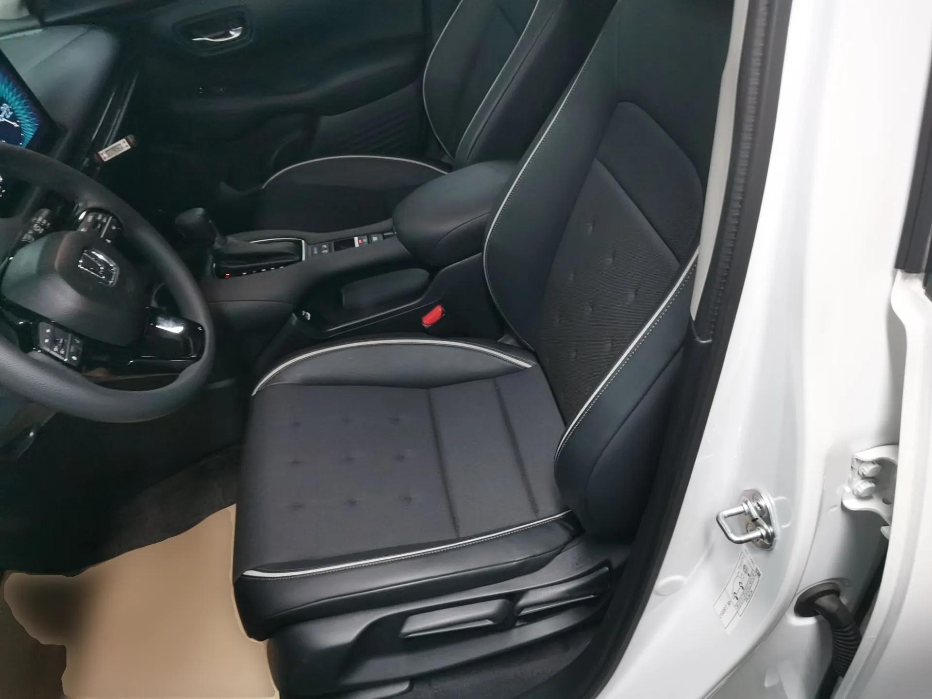Honda ZR-V 2023 1.5T CVT Tech Edition — миниатюра 18