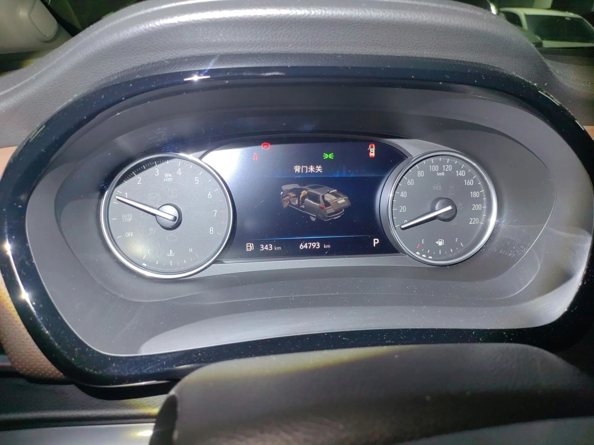 Buick GL8 2021 Land Cruiser Executive Class 652T Comfort Model — миниатюра 12