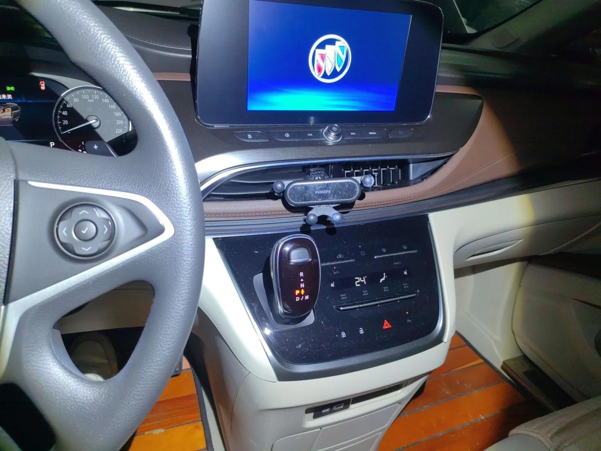 Buick GL8 2021 Land Cruiser Executive Class 652T Comfort Model — миниатюра 14