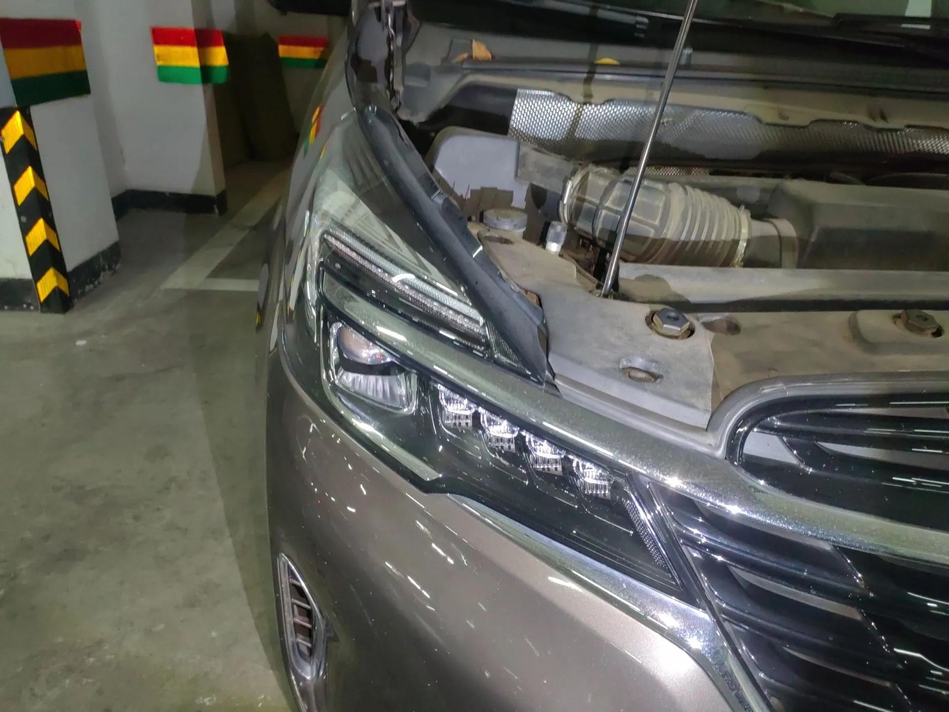 Buick GL8 2021 Land Cruiser Executive Class 652T Comfort Model — миниатюра 7