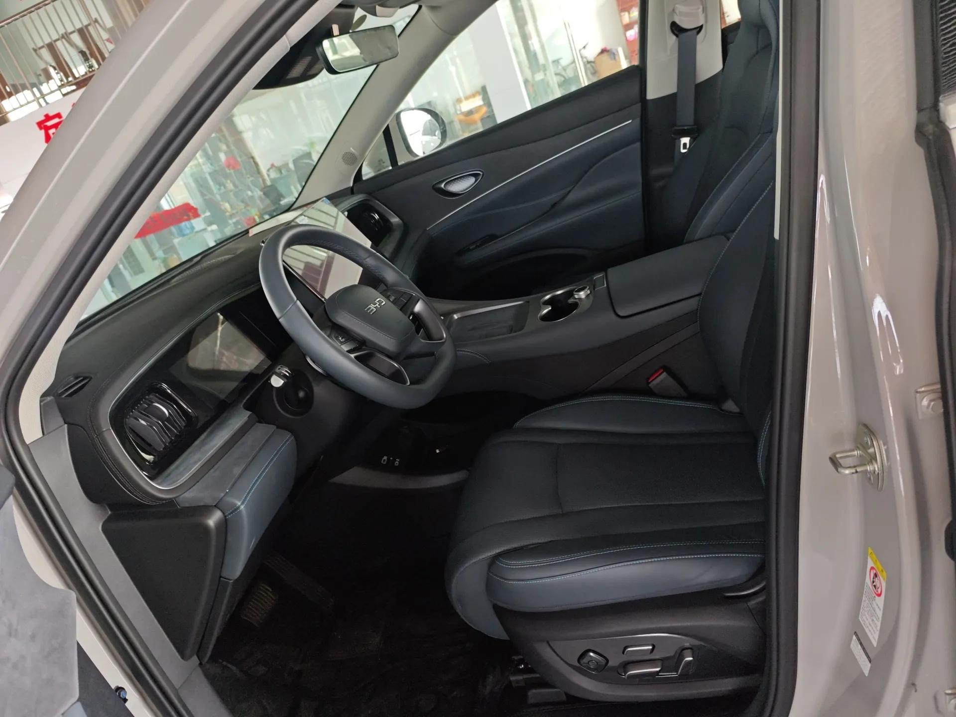 BYD Sealion 07 DM-i 2025 150 Flagship+ Edition — миниатюра 18