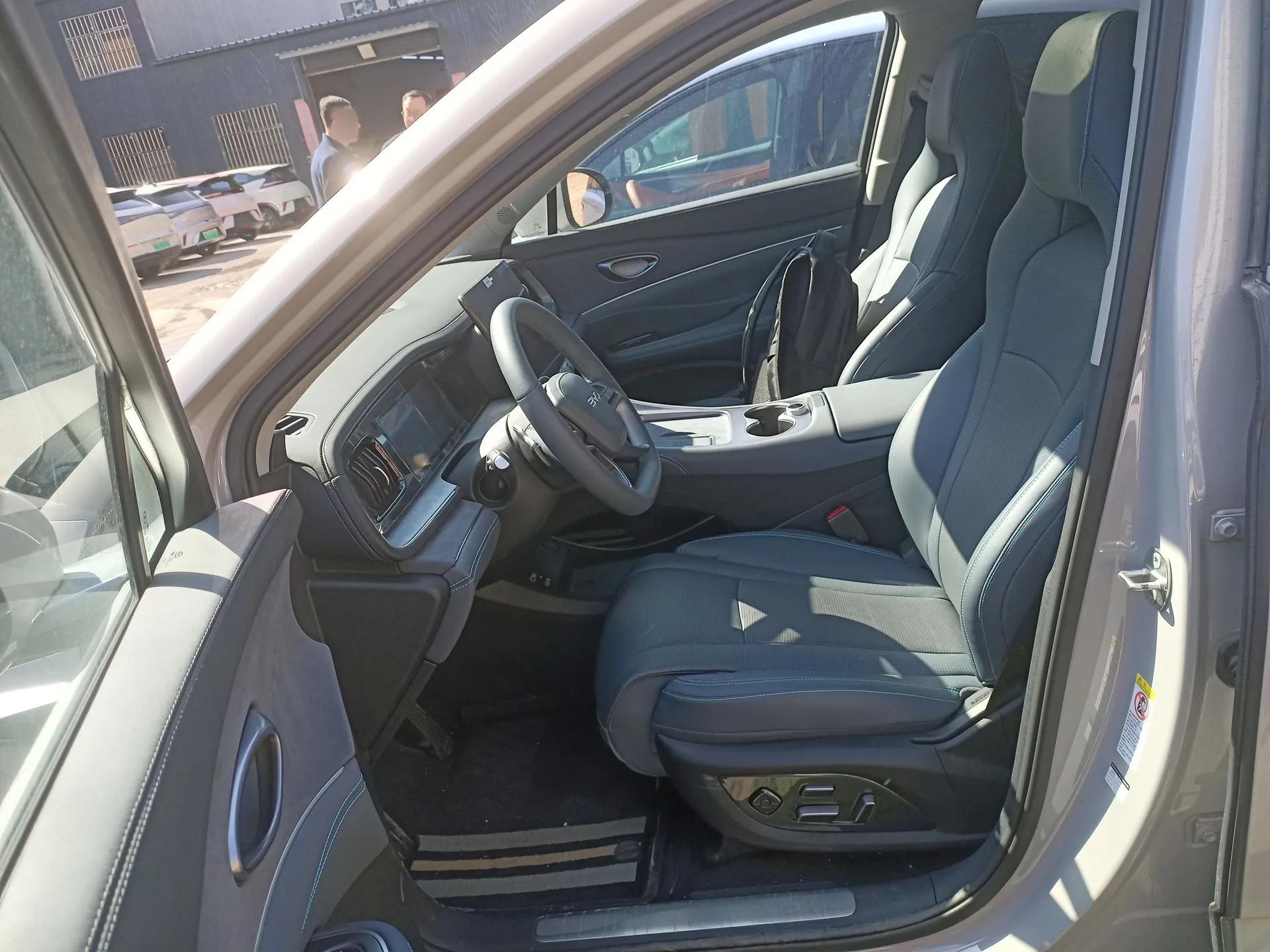 BYD Sealion 07 DM-i 2025 150 Flagship+ Edition — миниатюра 17