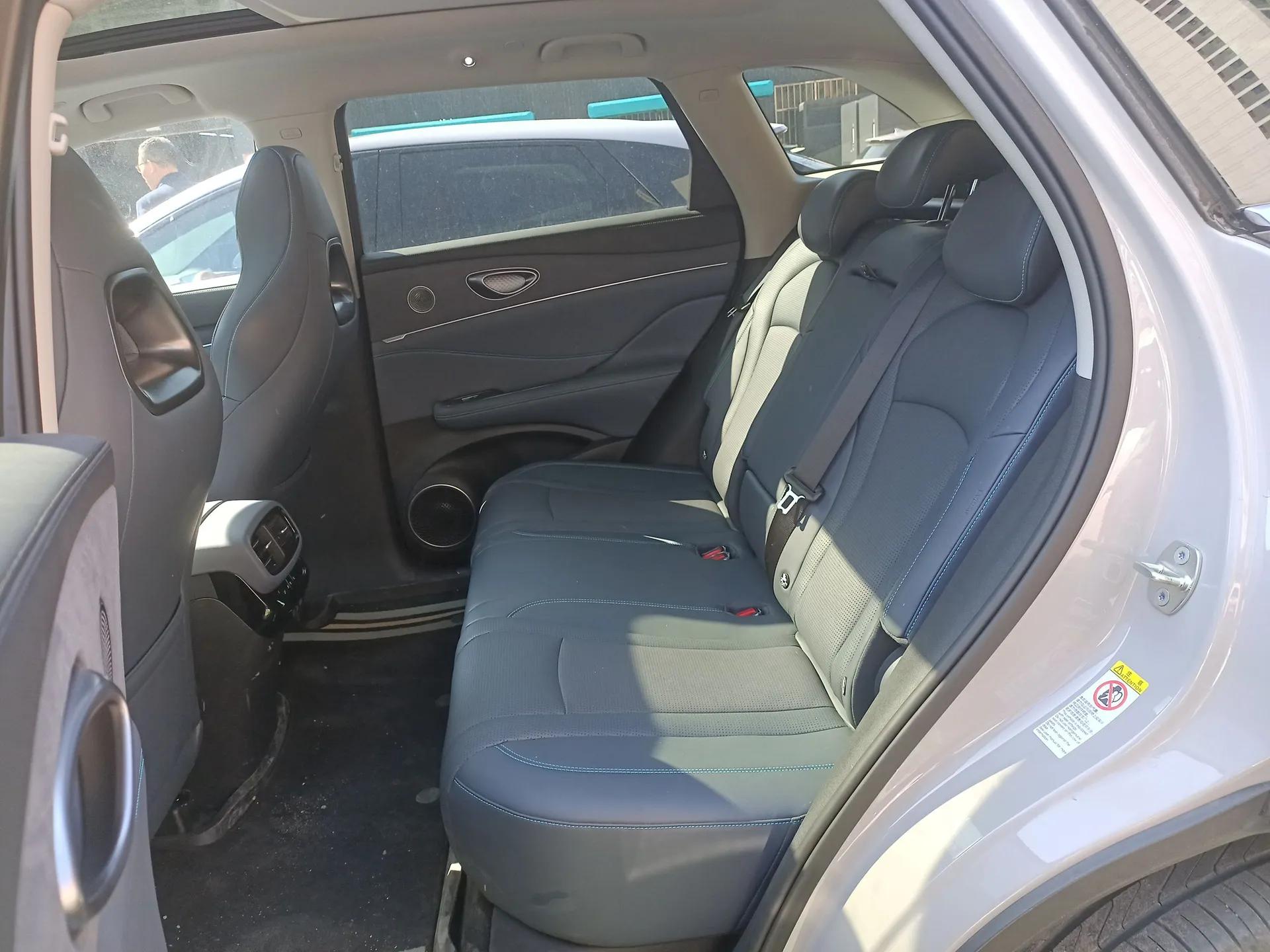 BYD Sealion 07 DM-i 2025 150 Flagship+ Edition — миниатюра 19