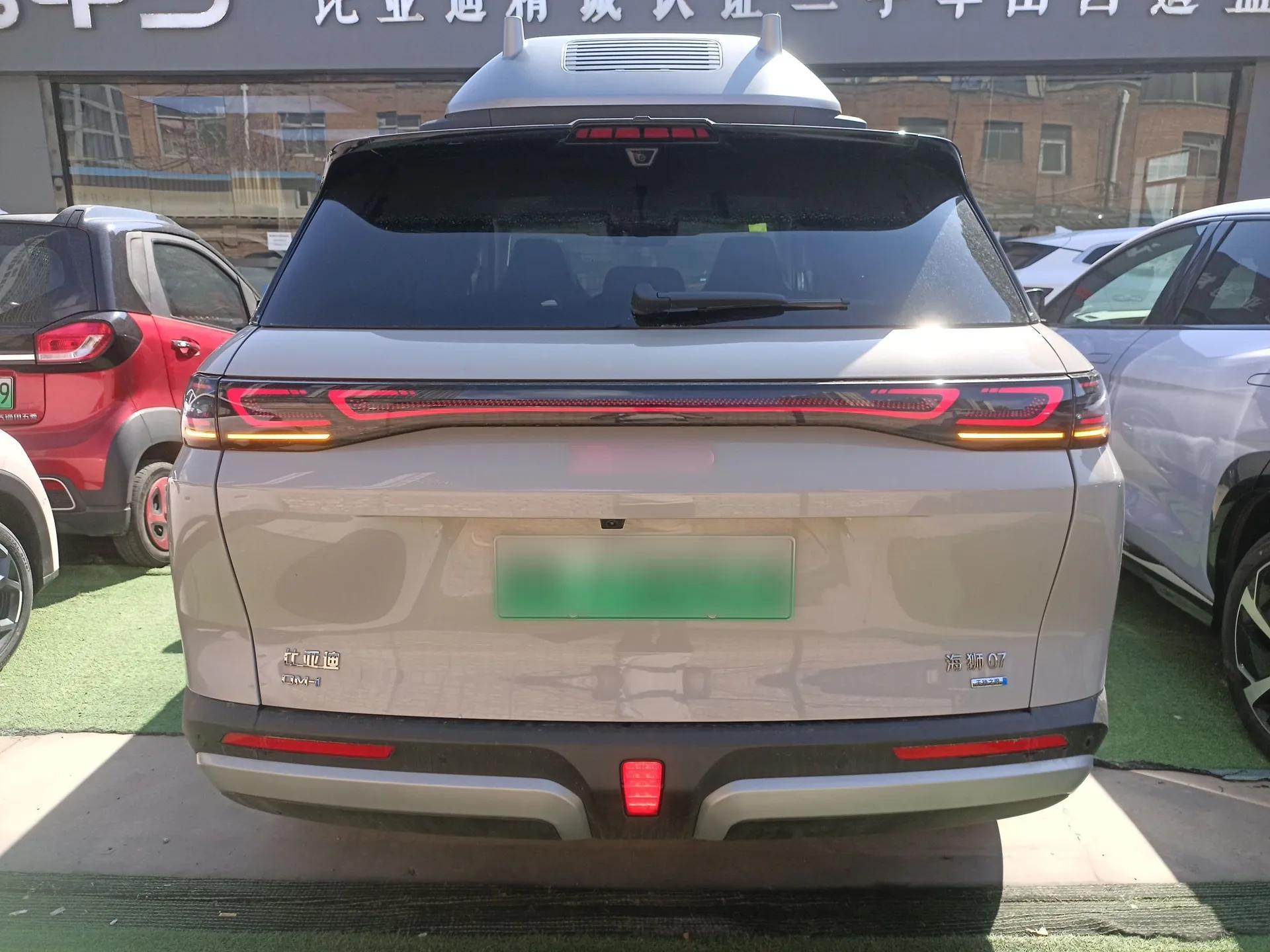 BYD Sealion 07 DM-i 2025 150 Flagship+ Edition — миниатюра 3