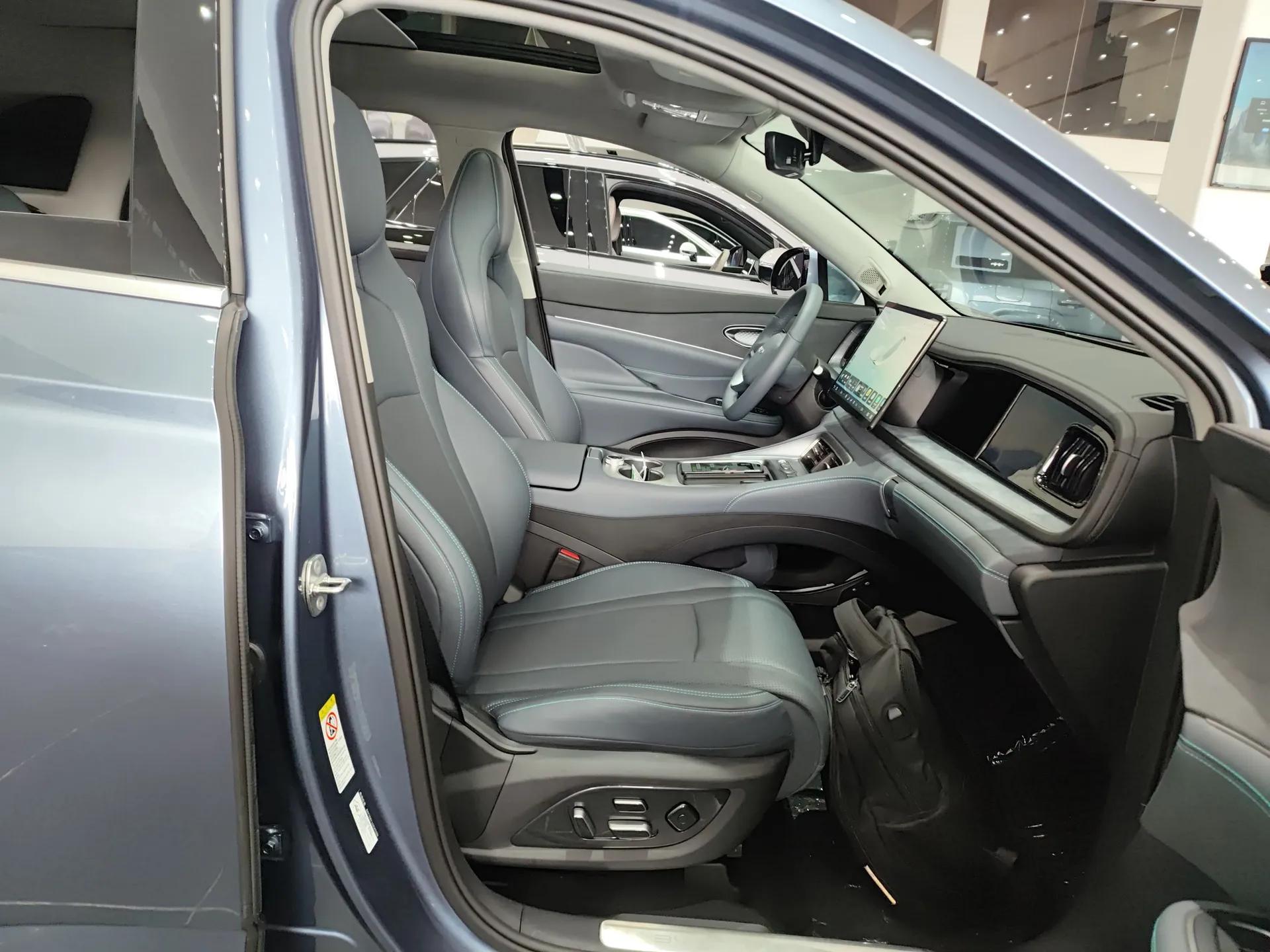 BYD Sealion 07 DM-i 2025 150 Flagship+ Edition — миниатюра 23