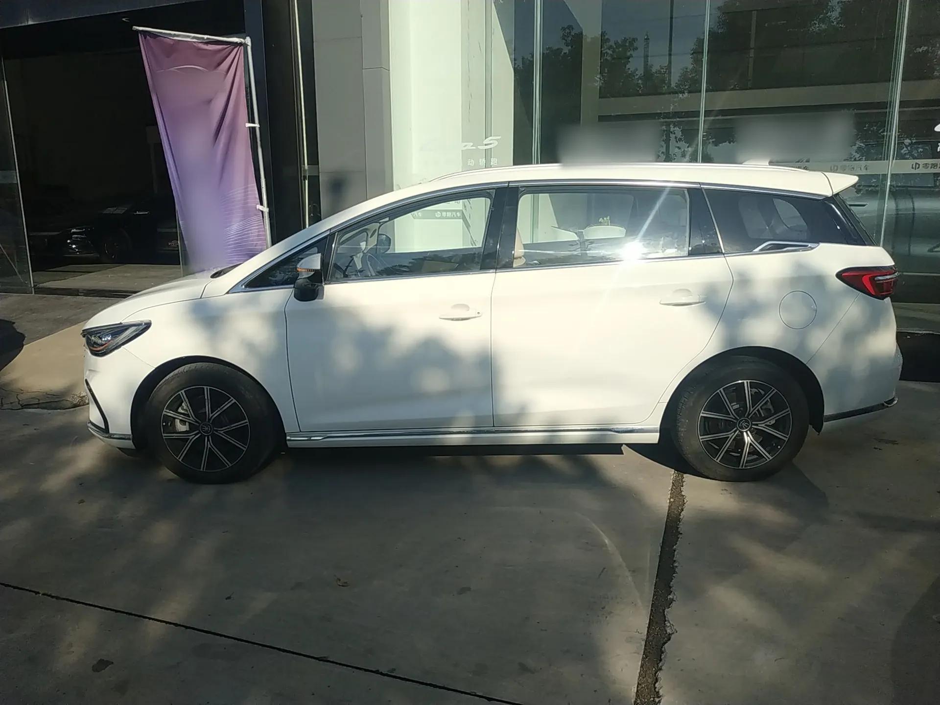 BYD Song MAX New Energy 2022 DM-i 105KM Flagship Model — миниатюра 5