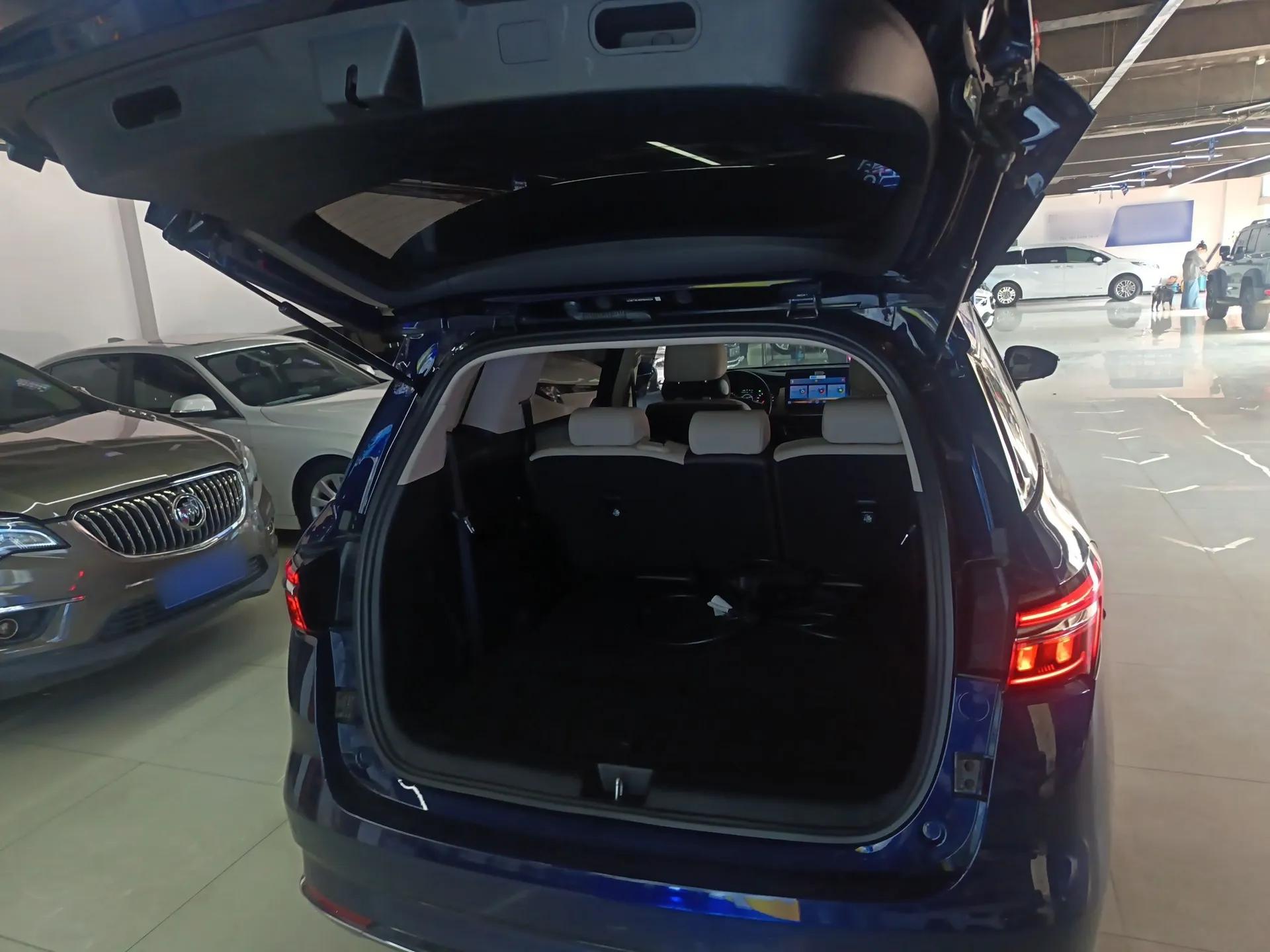 BYD Song MAX New Energy 2022 DM-i 105KM Prestige Model — миниатюра 22