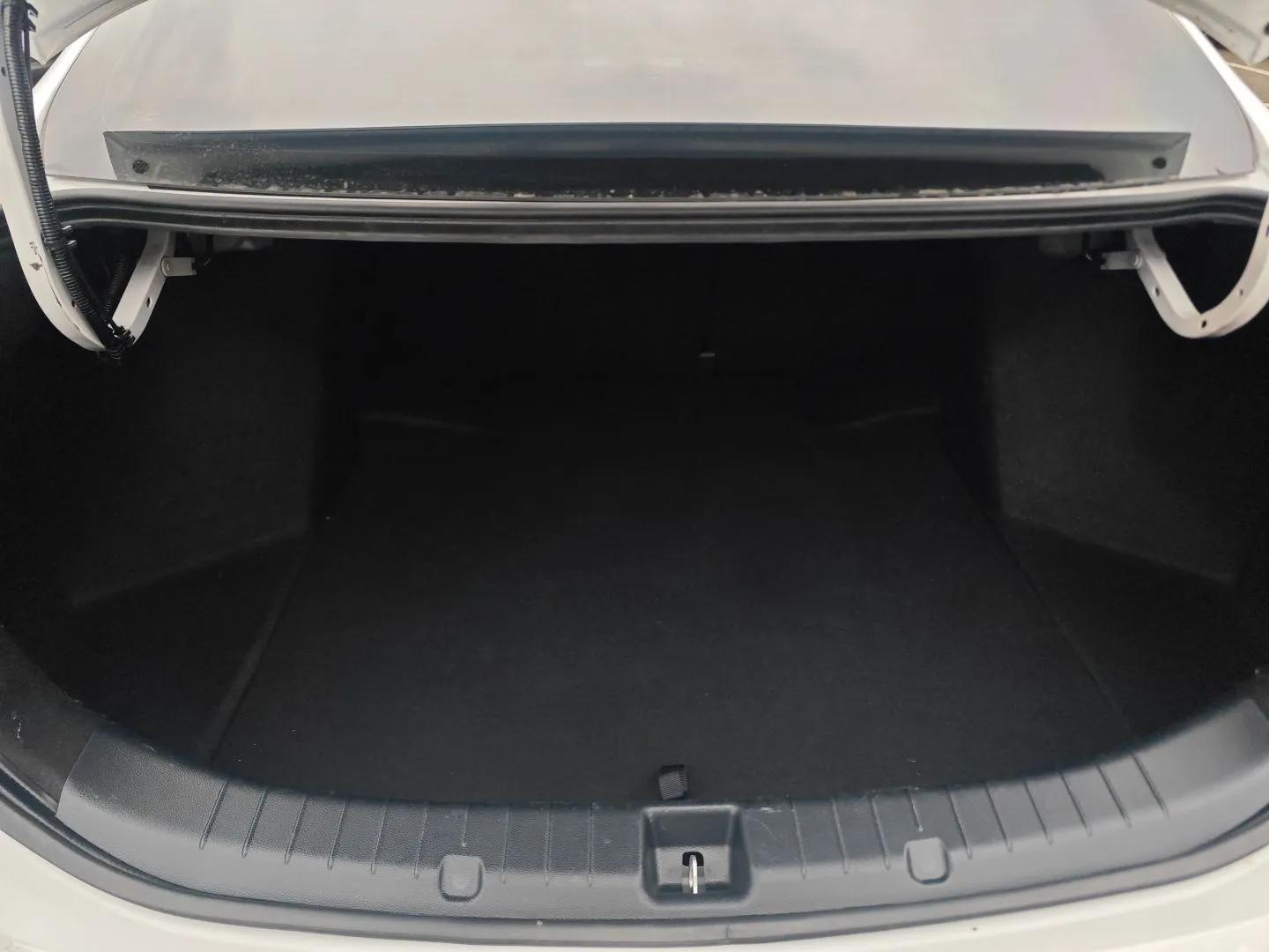 BYD Qin 2019 1.5L Automatic Prestige Model — миниатюра 22