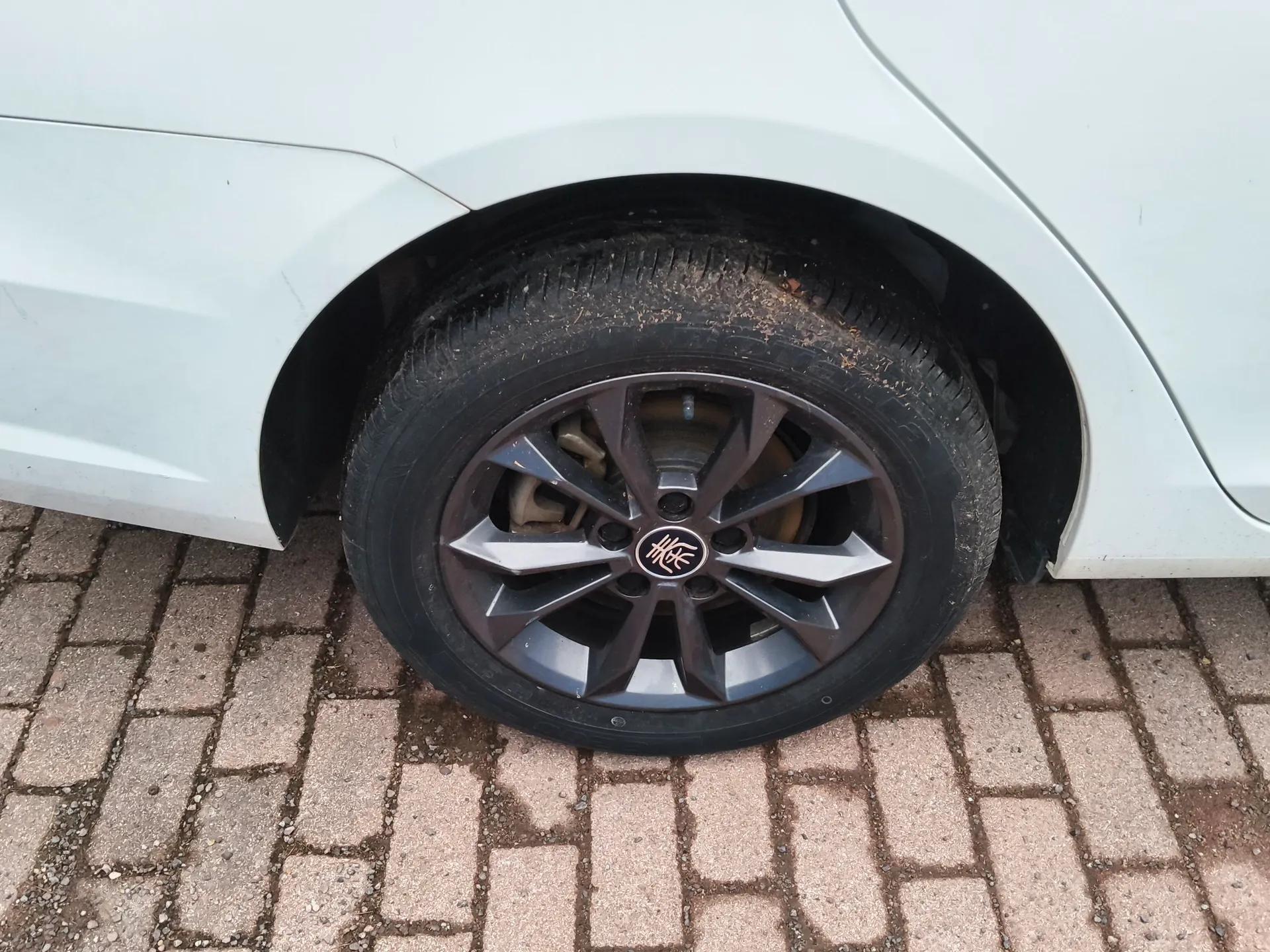 BYD Qin 2019 1.5L Automatic Prestige Model — миниатюра 10
