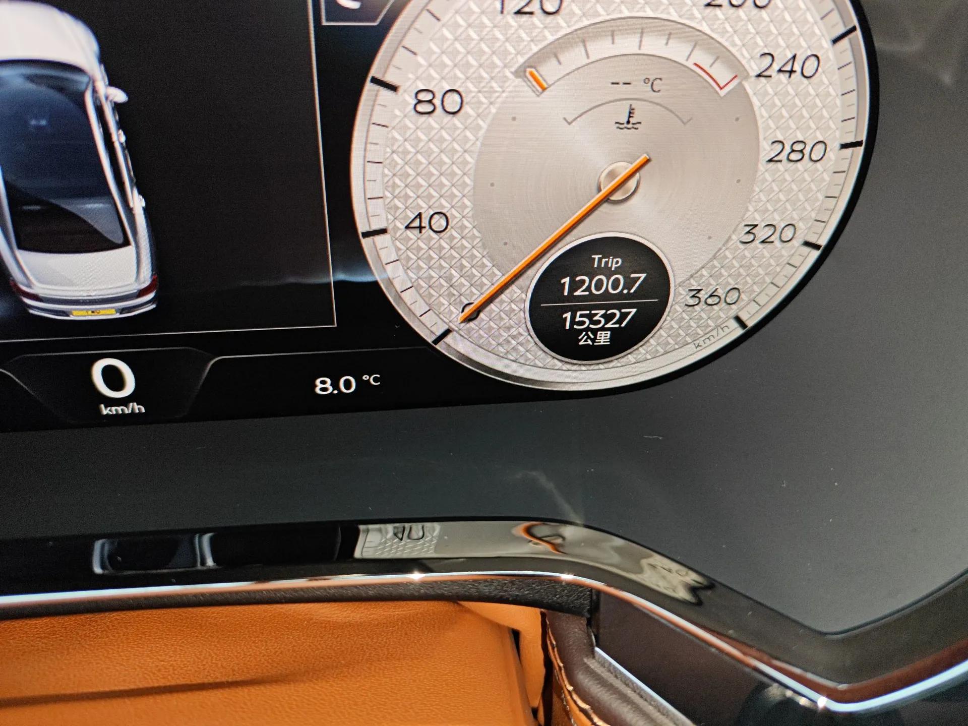 Bentley Flying Spur Plug-in Hybrid 2022 2.9T V6 Hybrid Mulliner — миниатюра 13