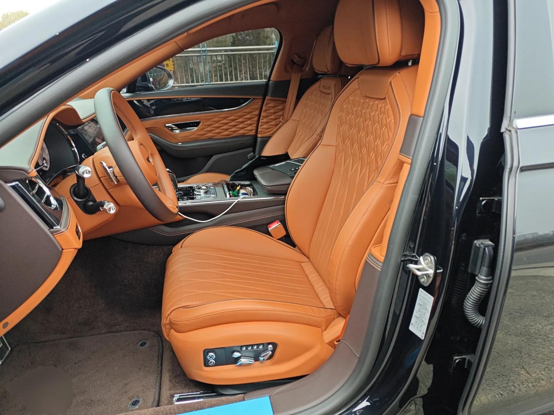 Bentley Flying Spur Plug-in Hybrid 2022 2.9T V6 Hybrid Mulliner — миниатюра 16