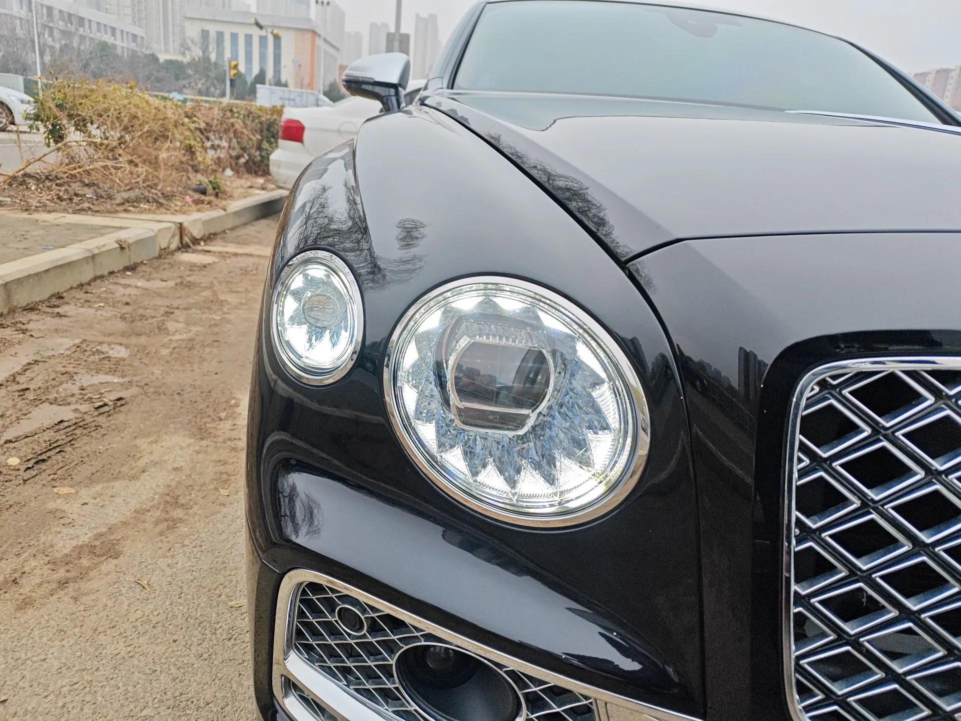 Bentley Flying Spur Plug-in Hybrid 2022 2.9T V6 Hybrid Mulliner — миниатюра 7