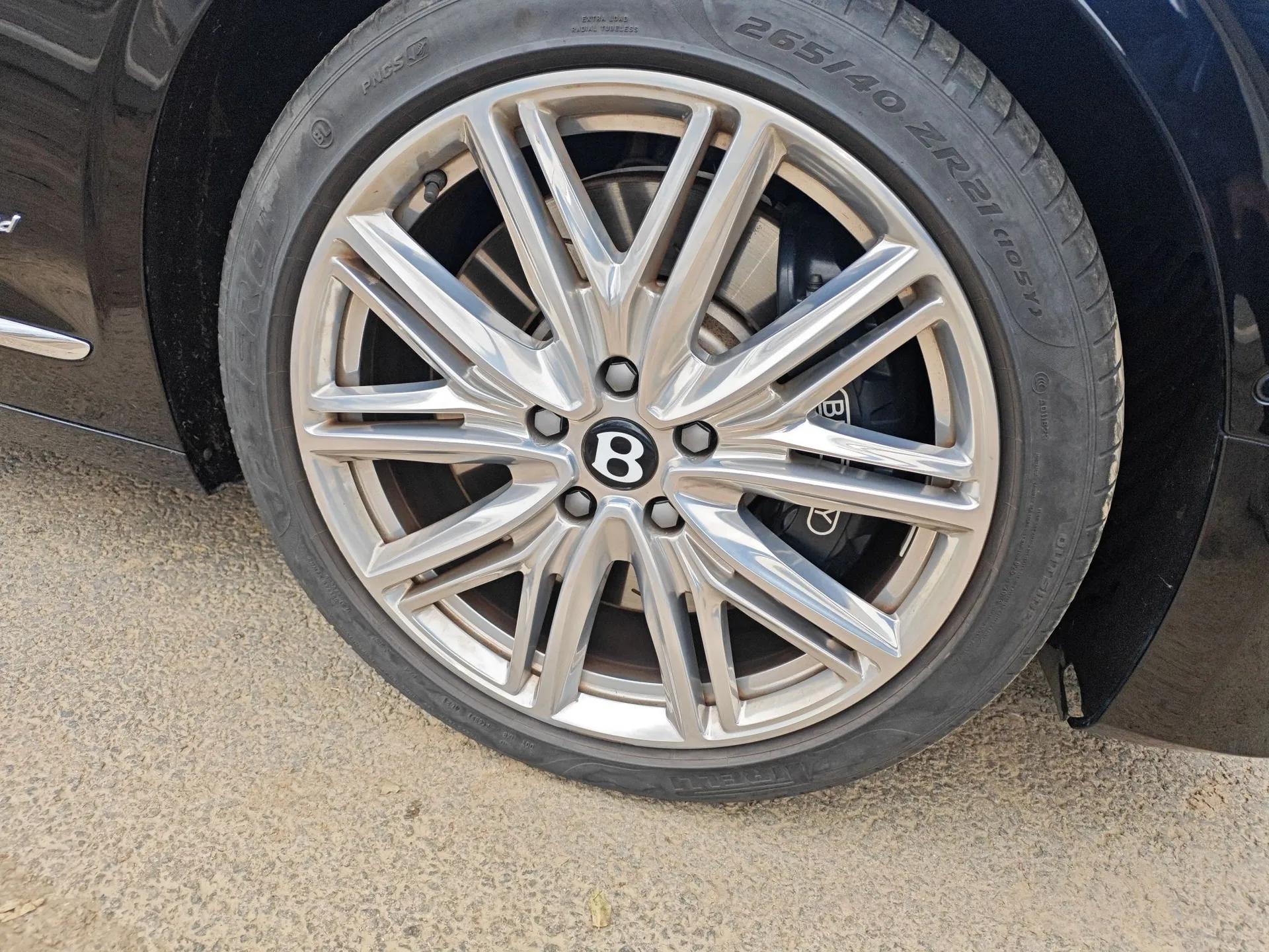 Bentley Flying Spur Plug-in Hybrid 2022 2.9T V6 Hybrid Mulliner — миниатюра 8