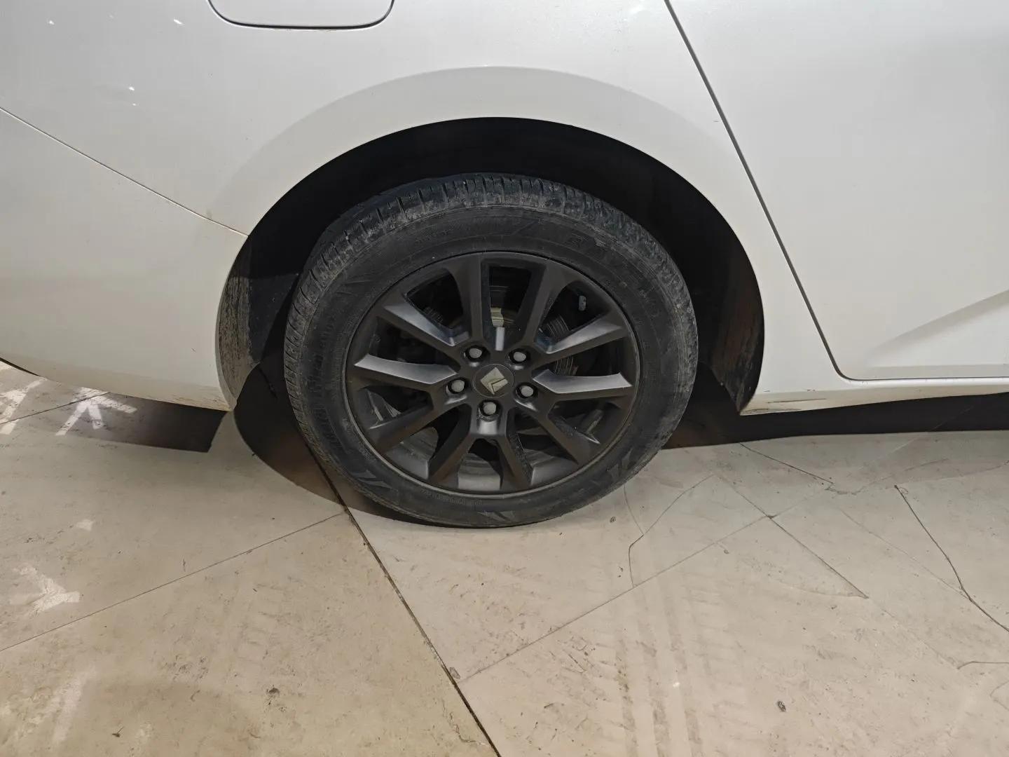 Baojun RC-5 2020 1.5L Manual Zhiyao Elite Edition — миниатюра 4
